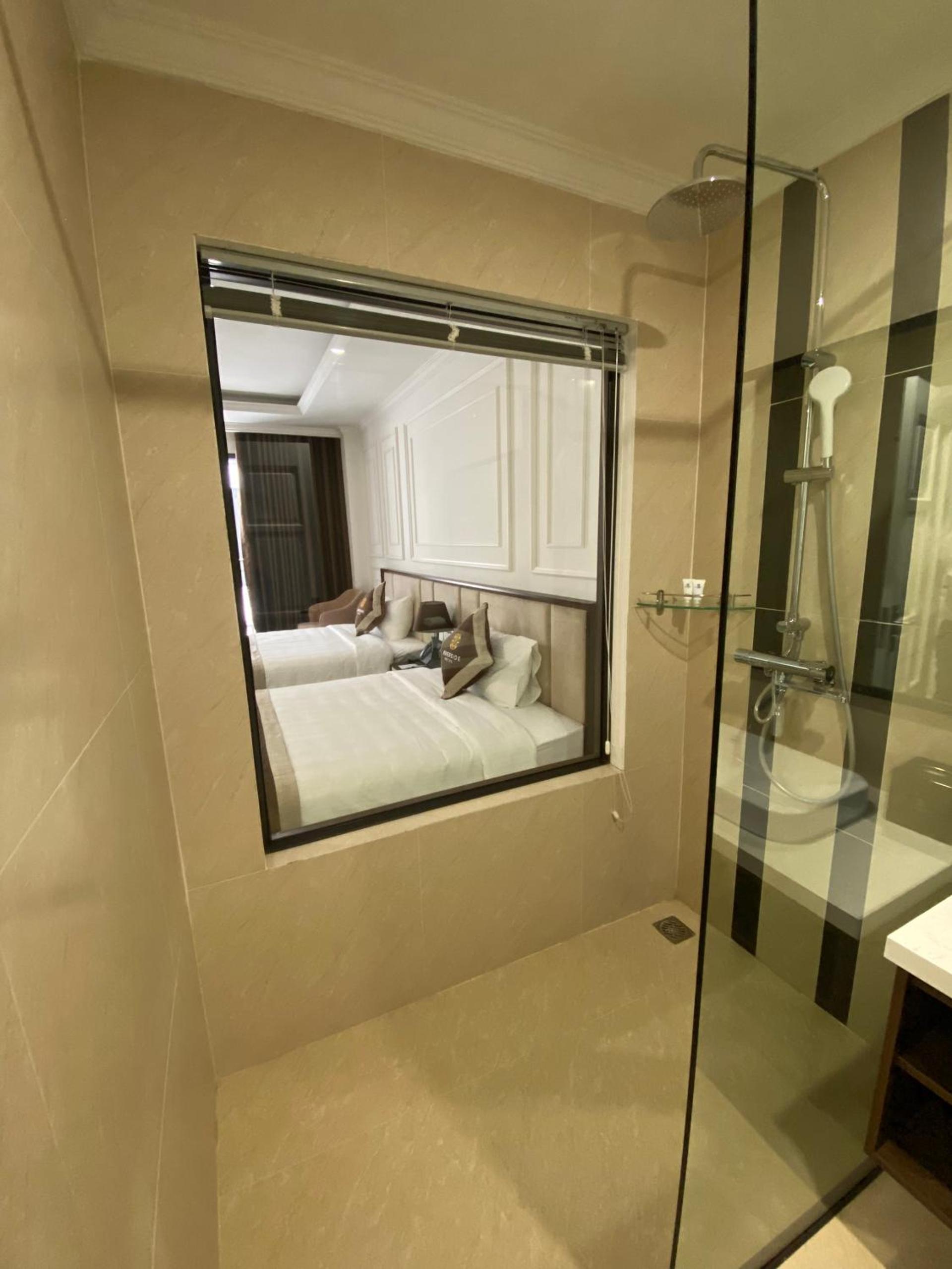 Deluxe Twin Room - Photo 2
