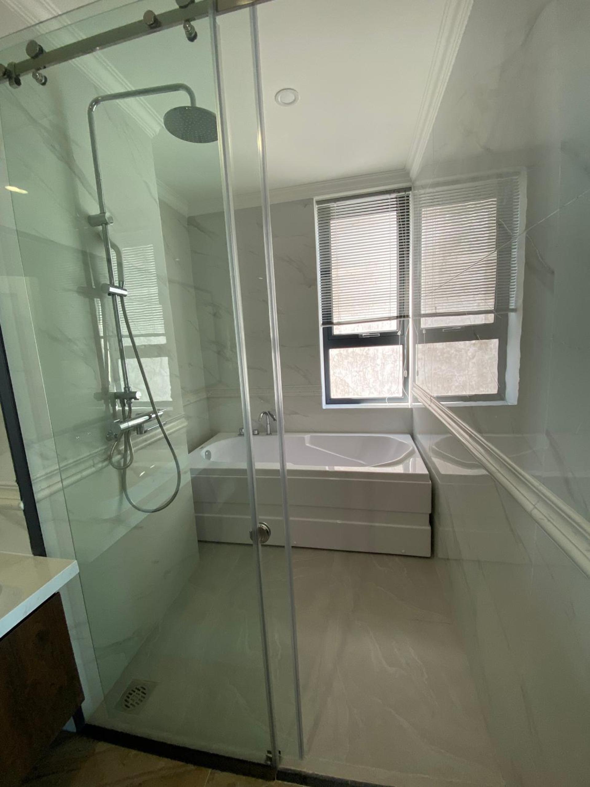 Suite - Photo 12