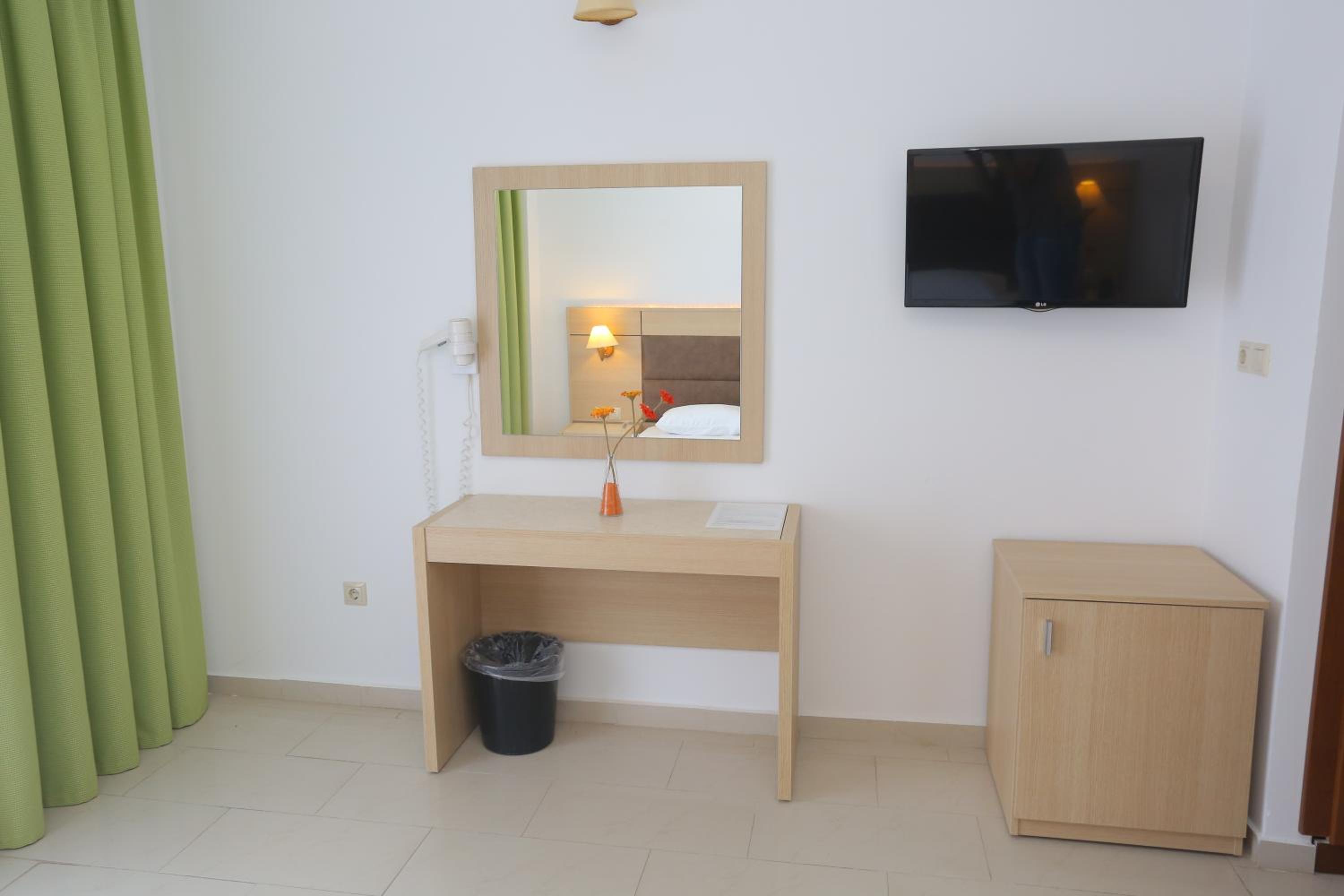 Double or Twin Room photo 3