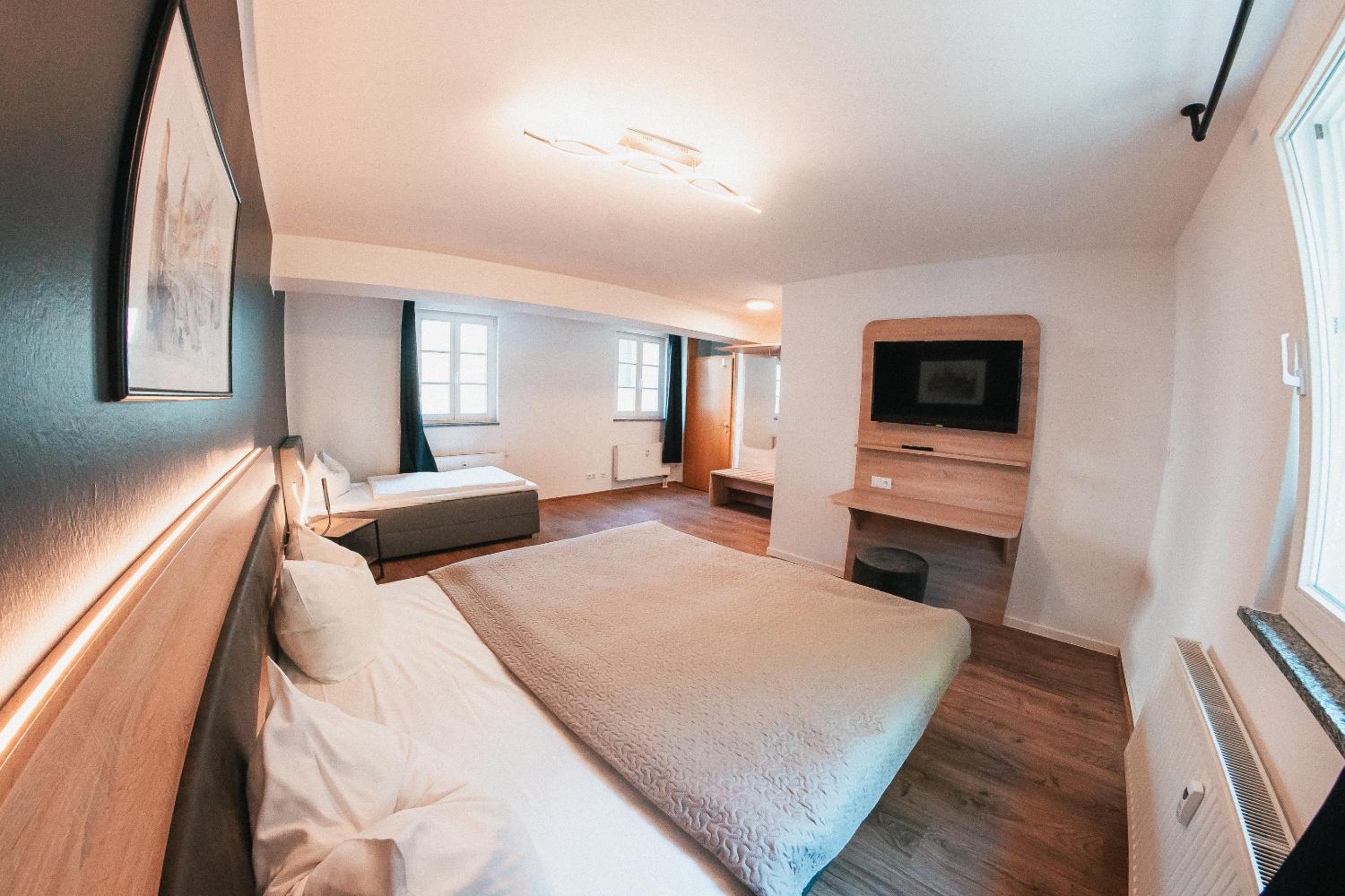 Deluxe Triple Room - Photo 3