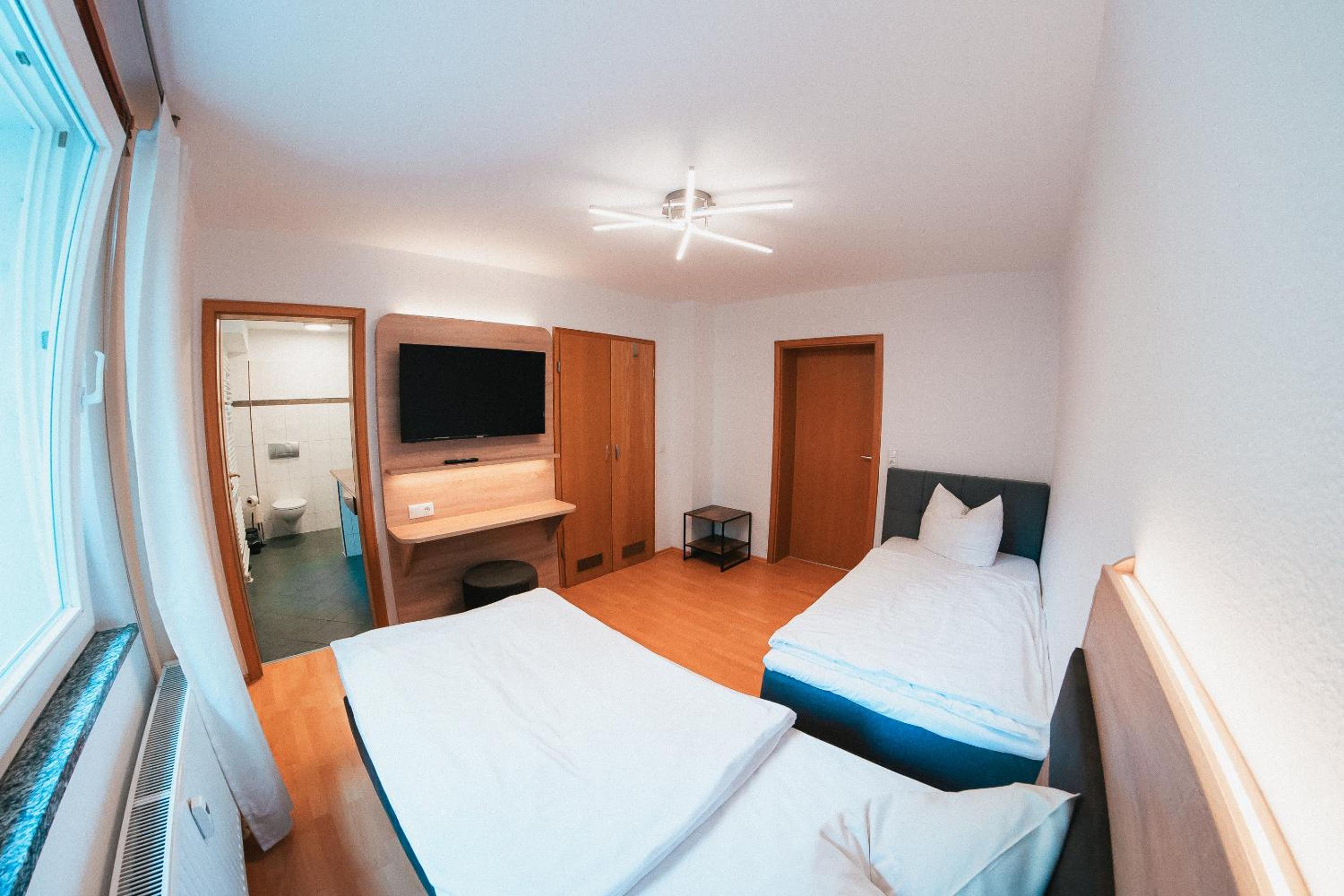 Deluxe Twin Room - Photo 2