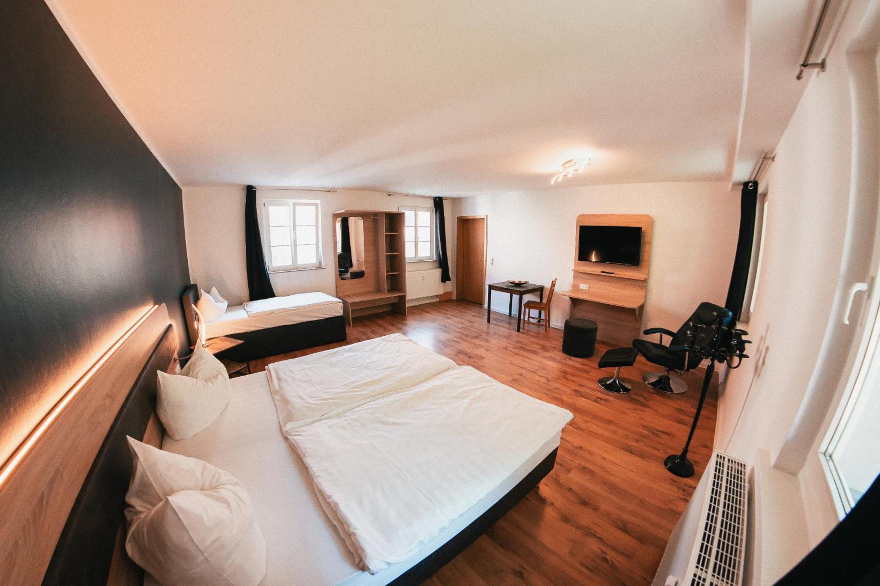 Deluxe Triple Room - Photo 17