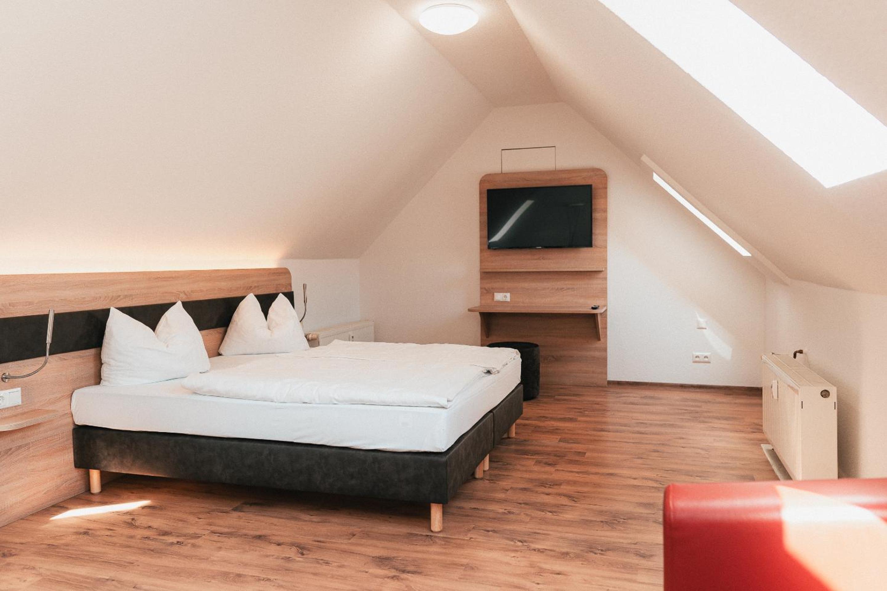 Deluxe Triple Room - Photo 24