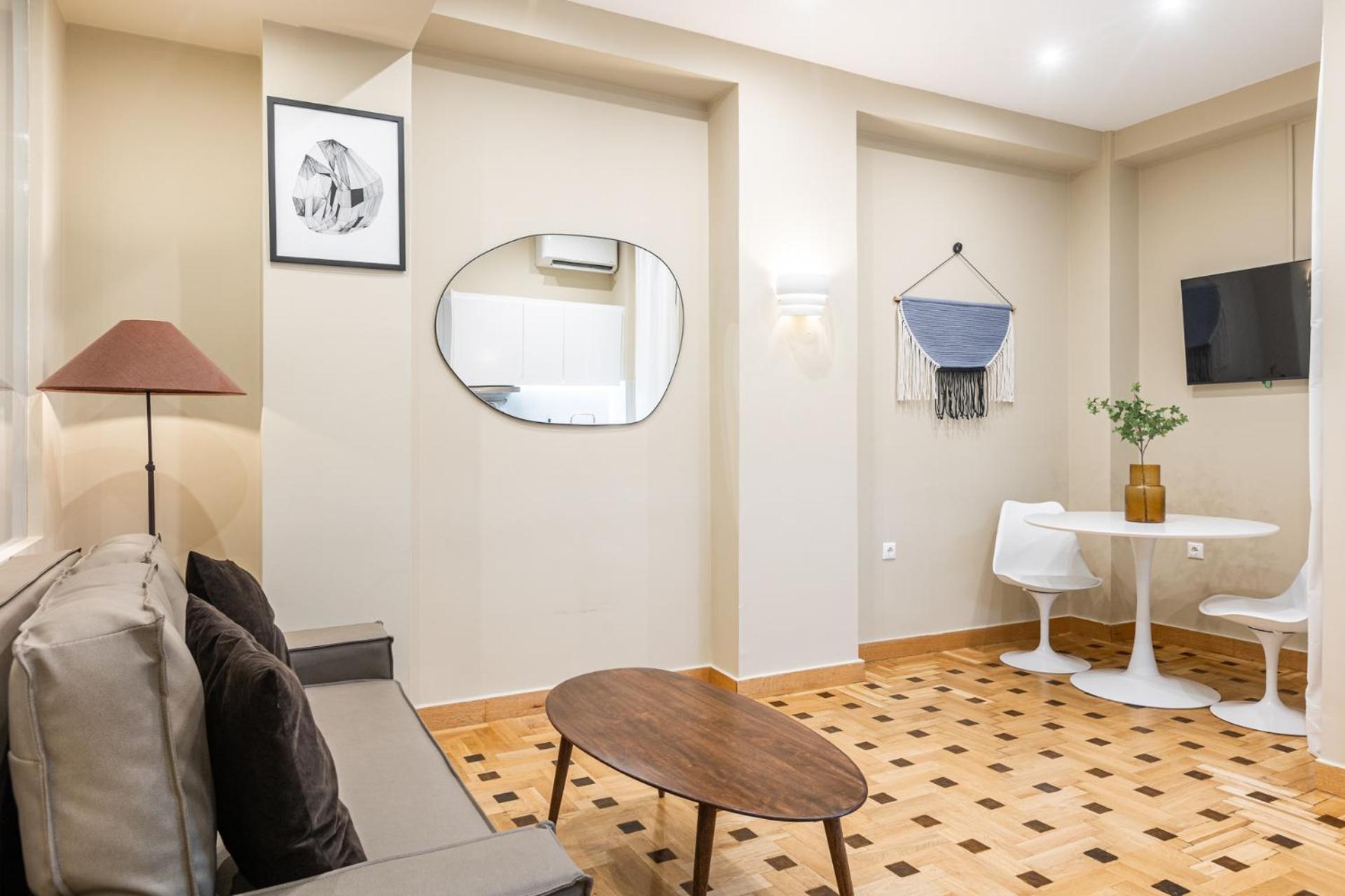 One-Bedroom Apartment 3.3 photo 1