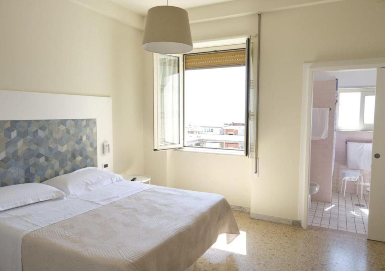 Double Room - Photo 3