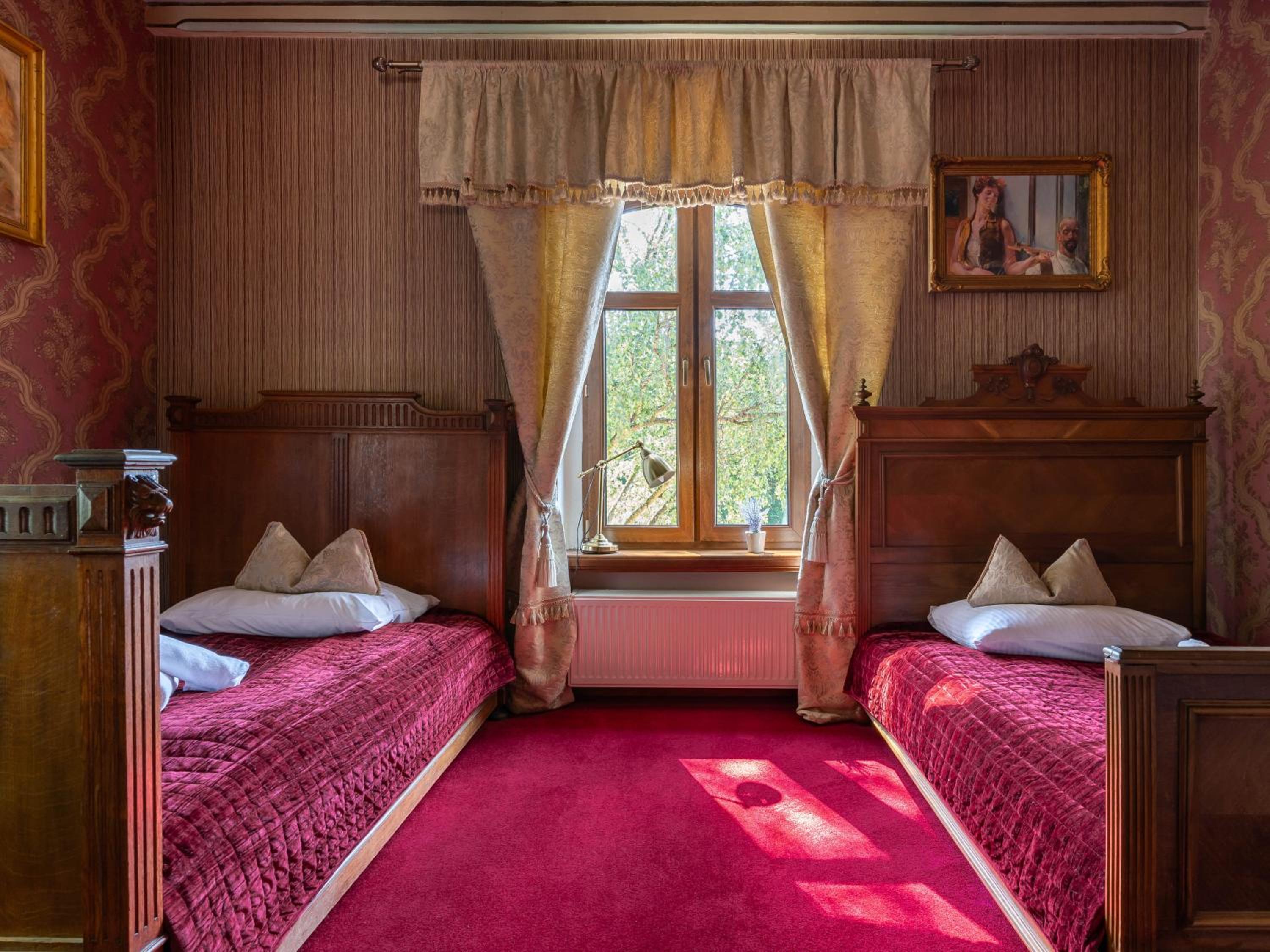 Twin Room - Photo 3