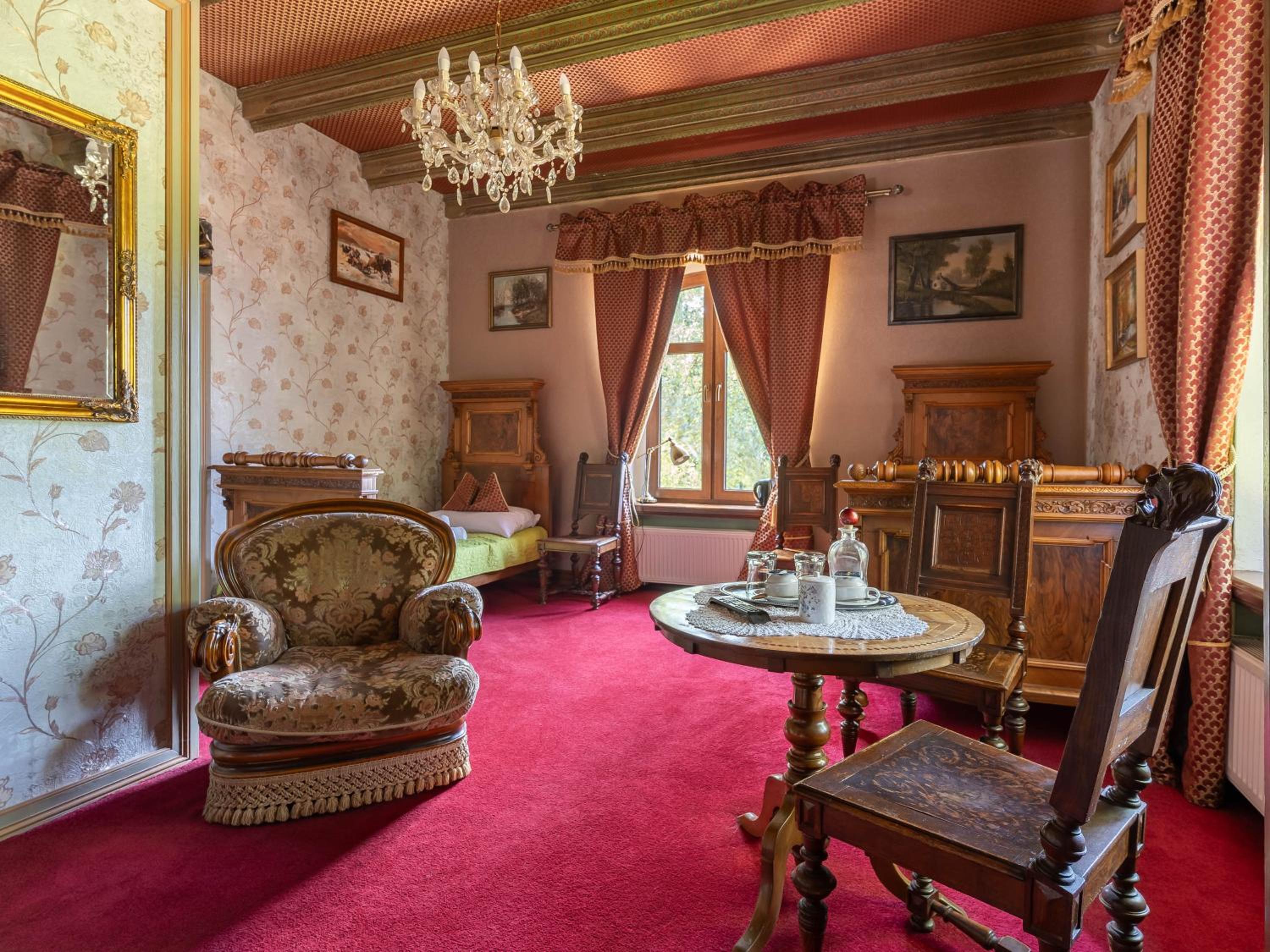 Twin Room - Photo 10