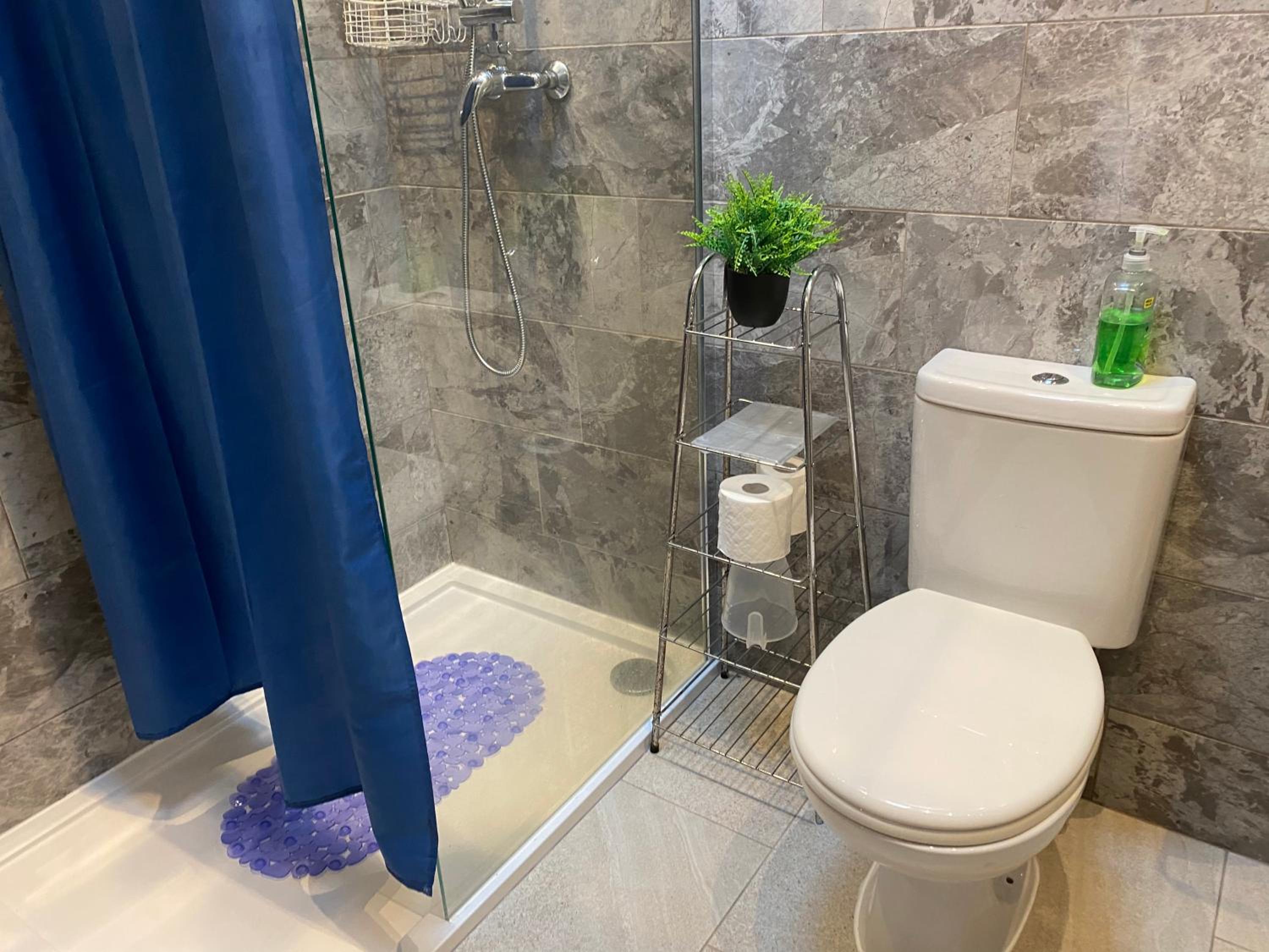 Double Room with Private External Bathroom - Photo 7