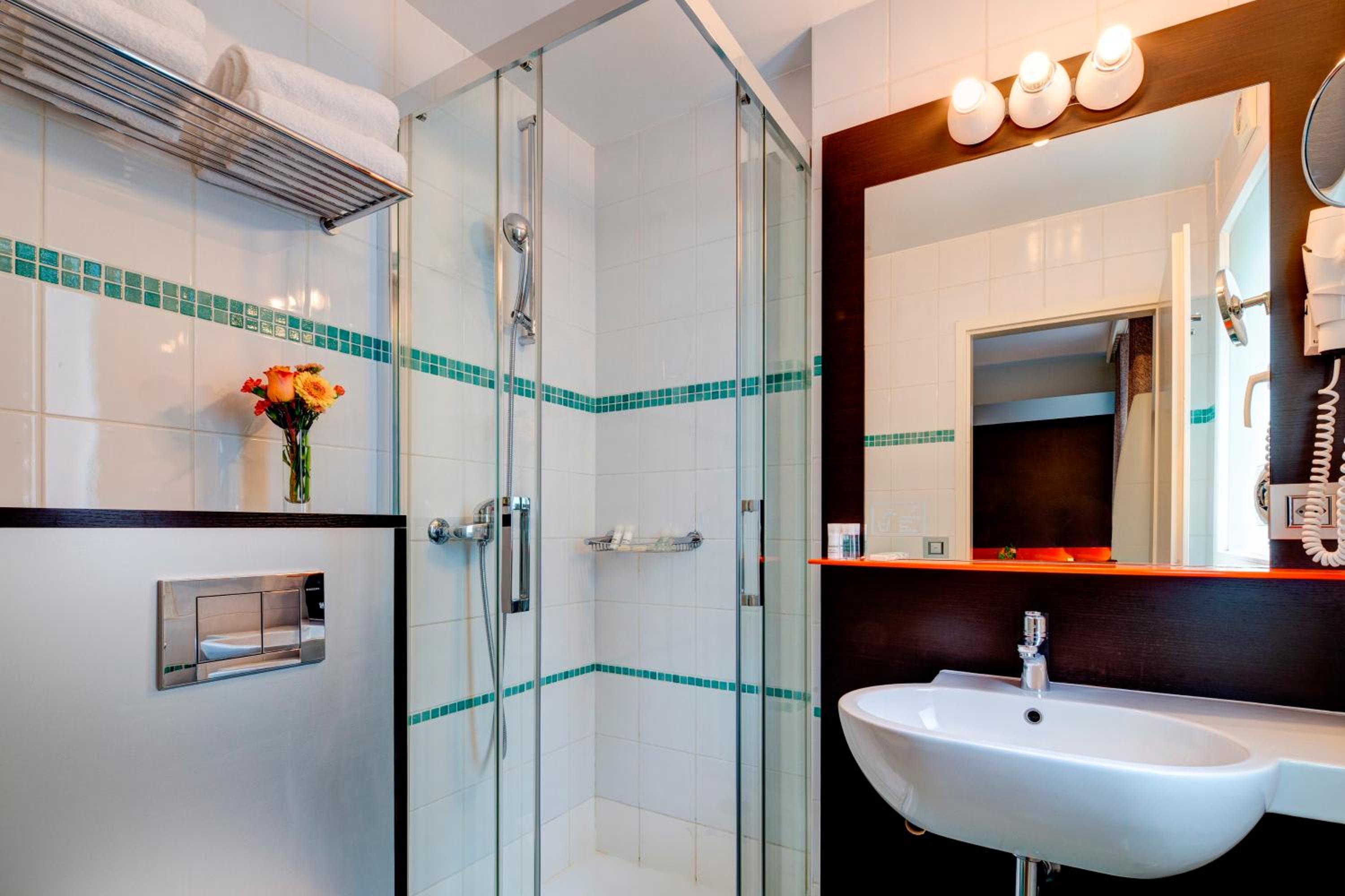 Superior Double or Twin Room - Photo 3