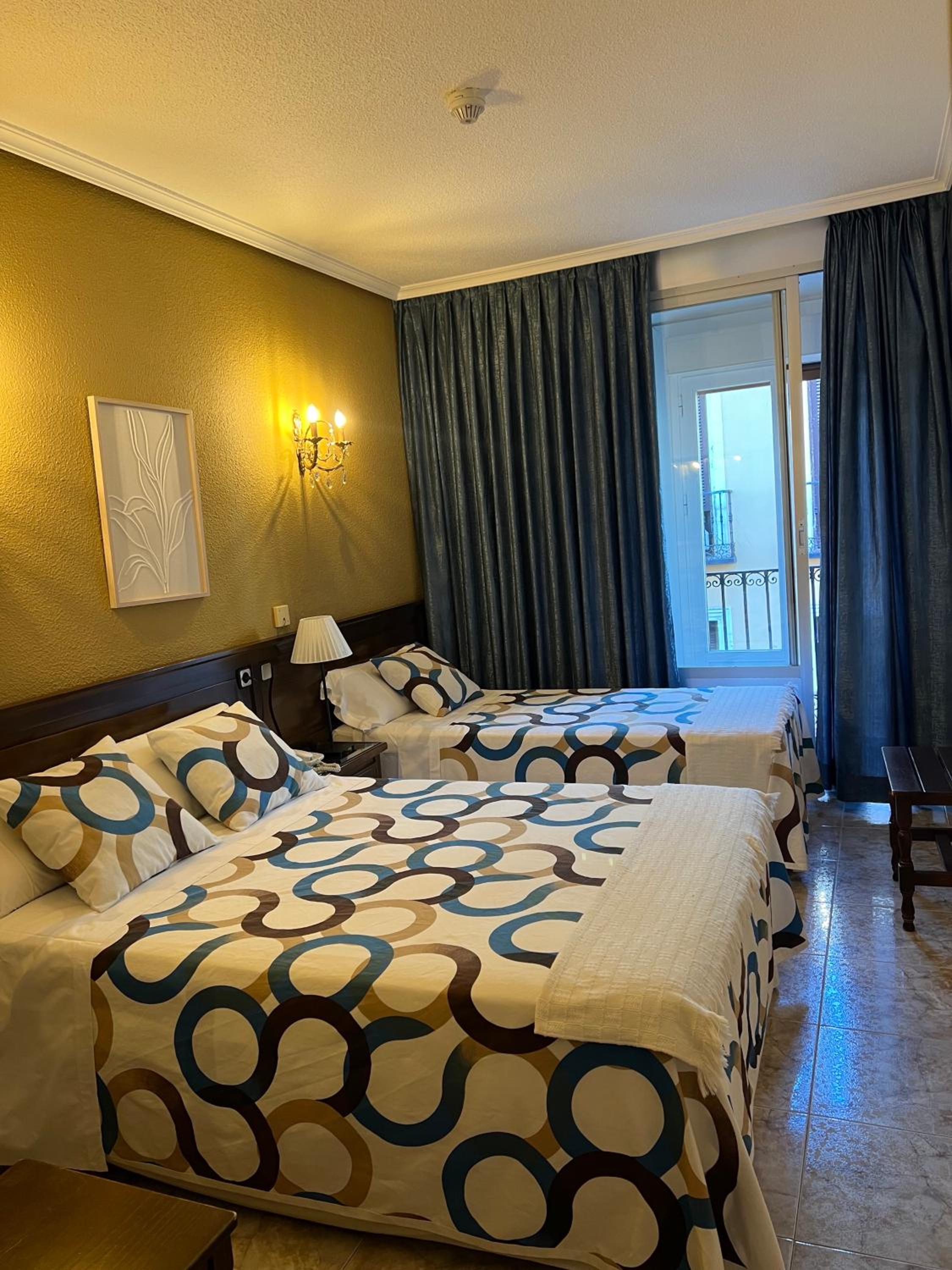 Double with Extra Bed - Photo 13