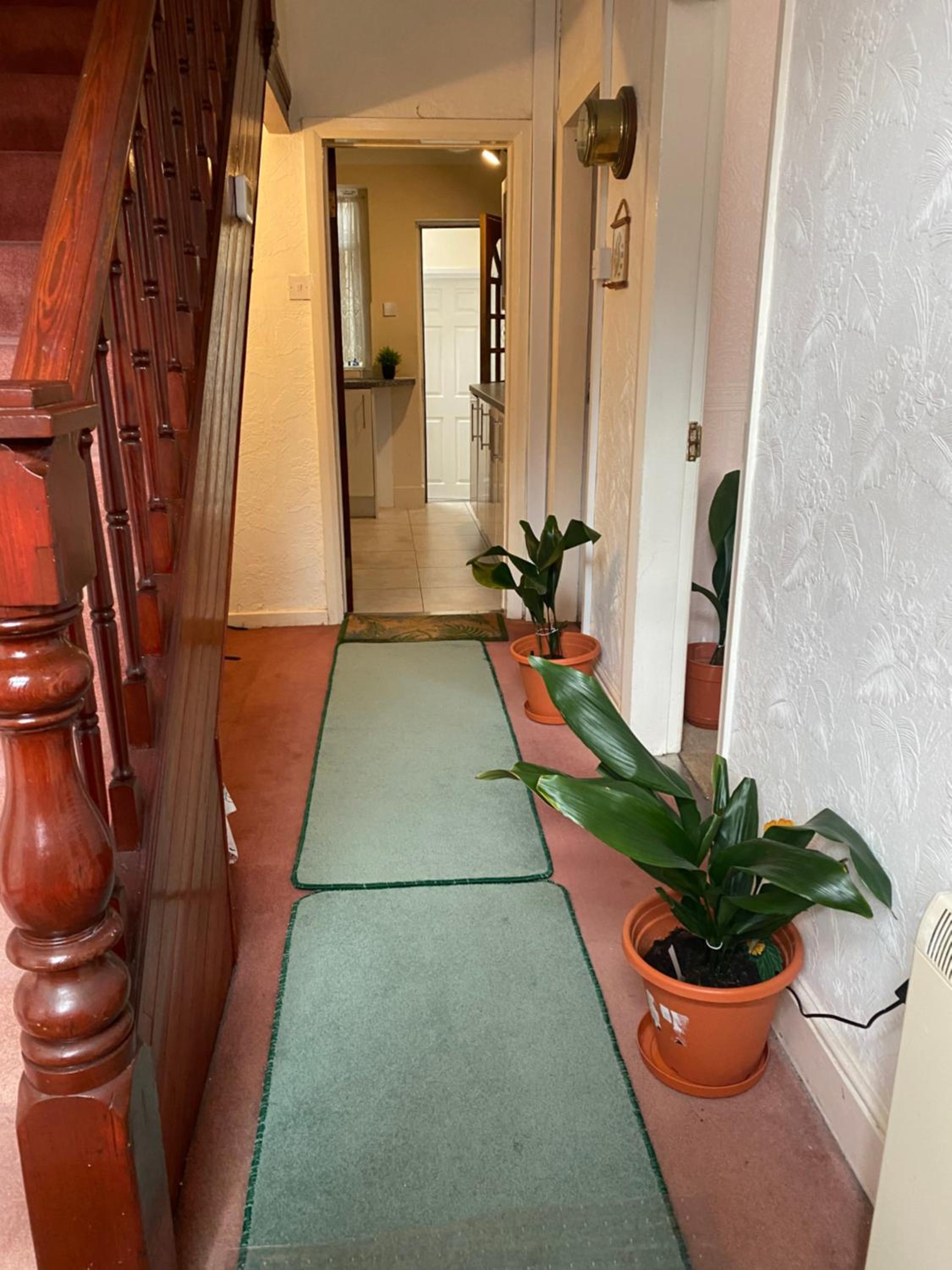 Double Room with Private External Bathroom - Photo 30