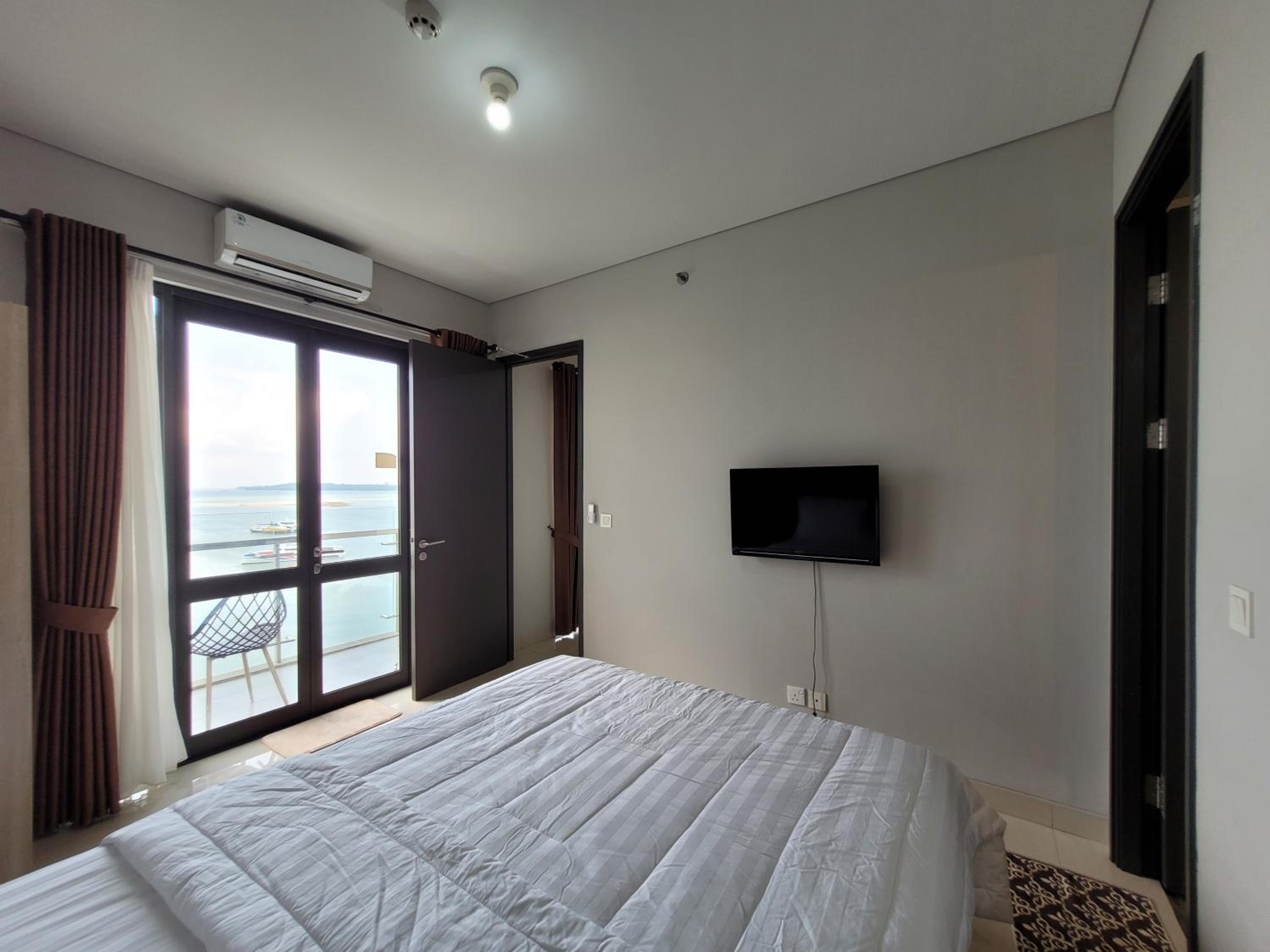 Three-Bedroom Apartment - Photo 4