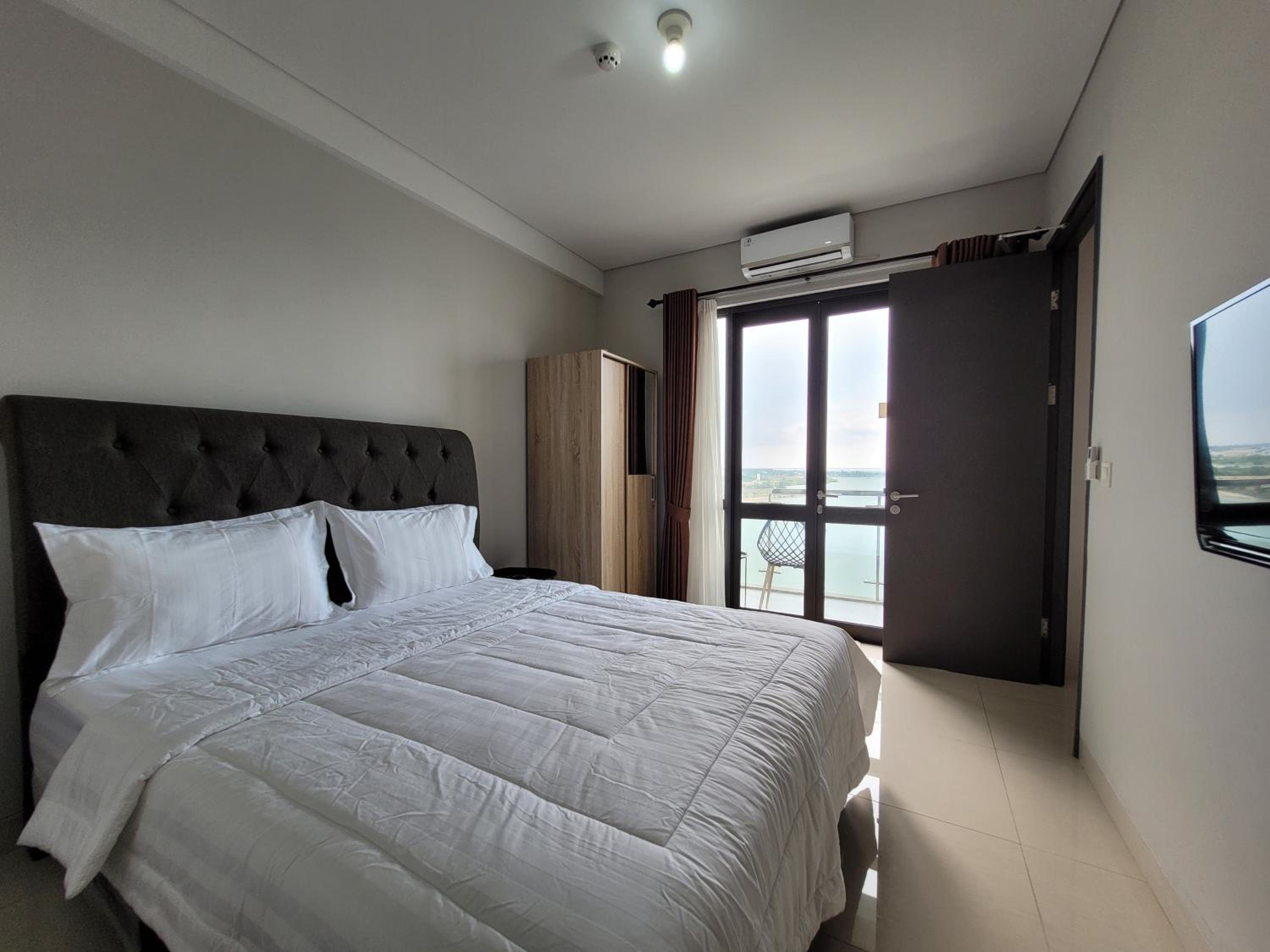 Three-Bedroom Apartment - Photo 3