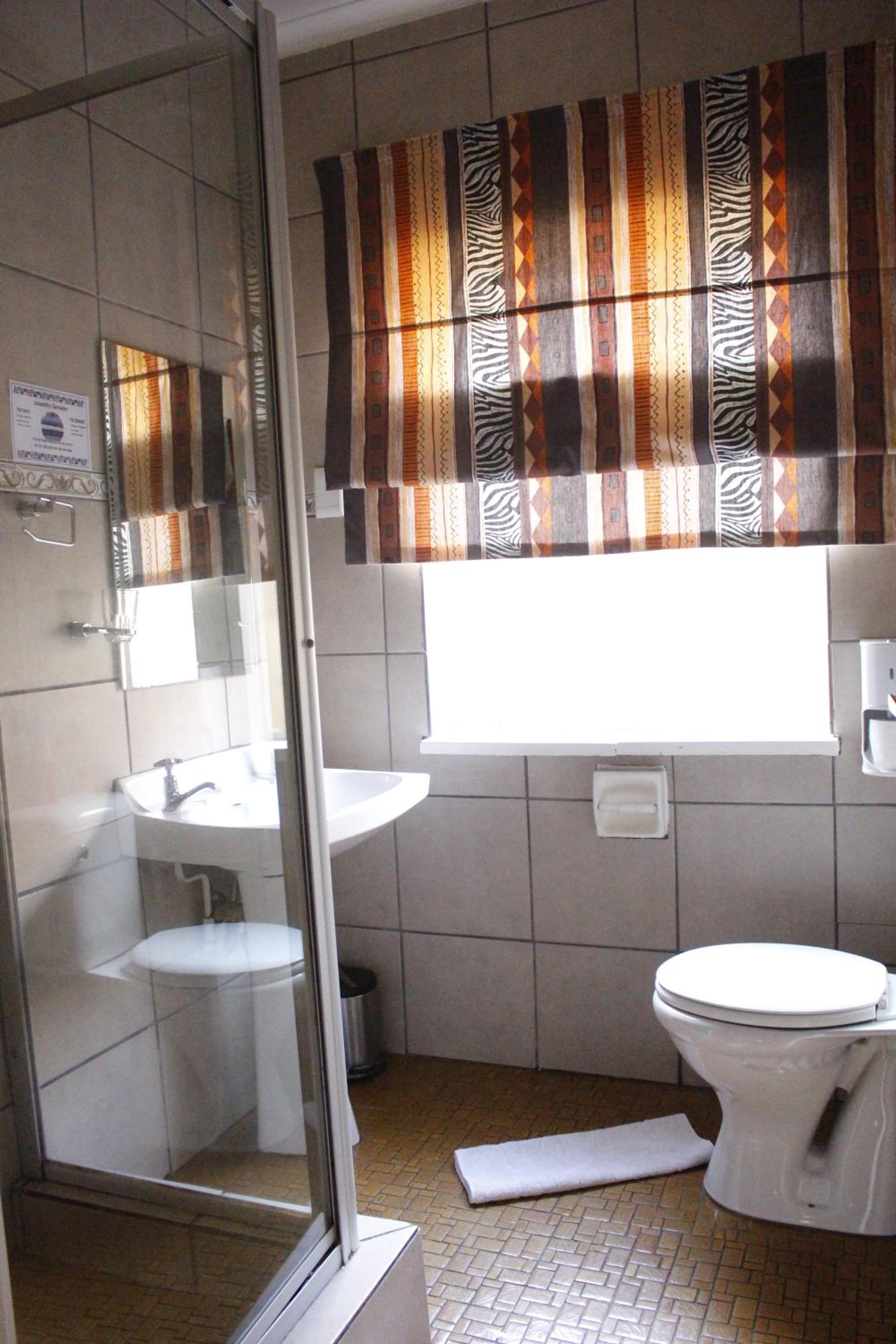 Family Room with Shower - Photo 3