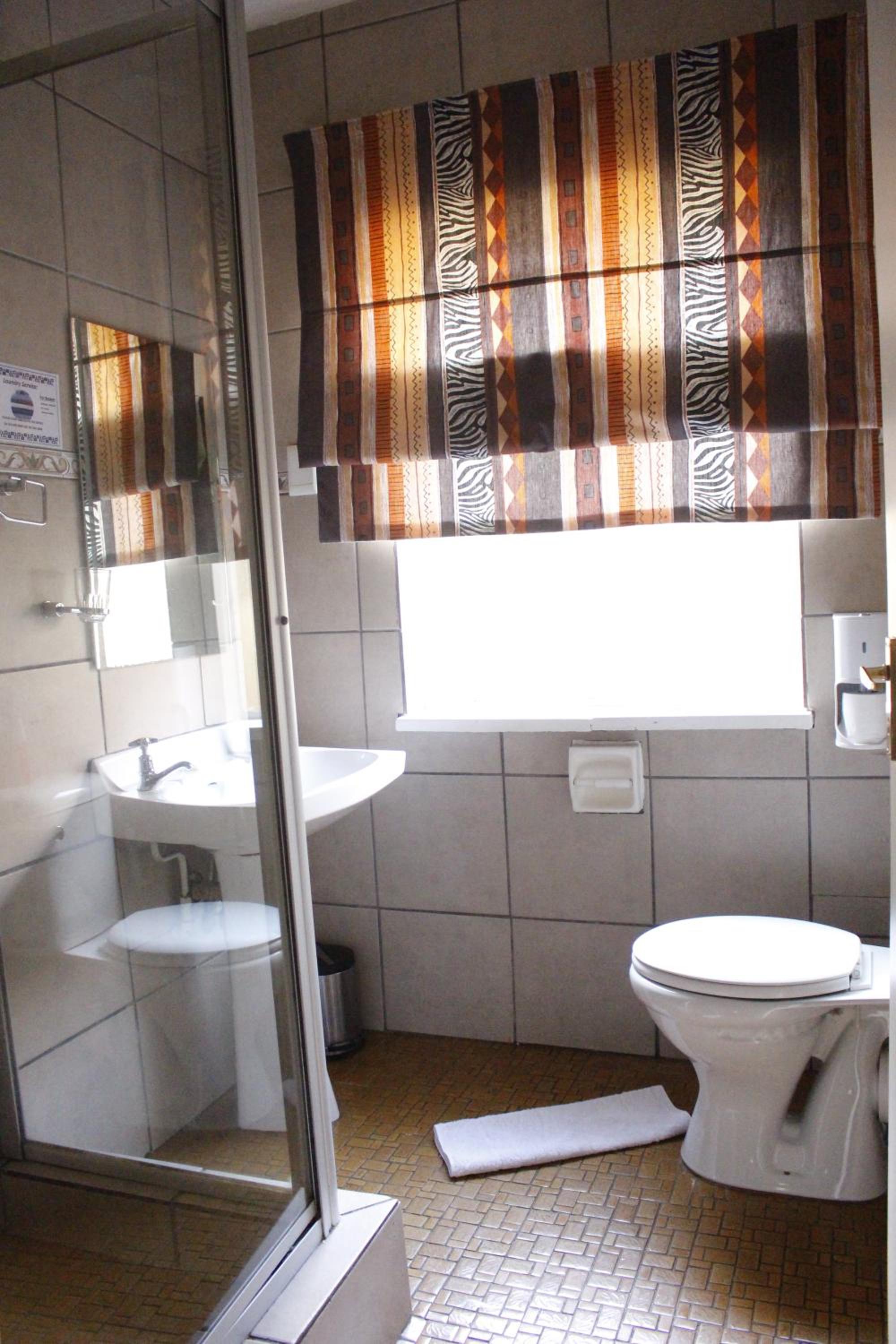 Family Room with Shower - Photo 4