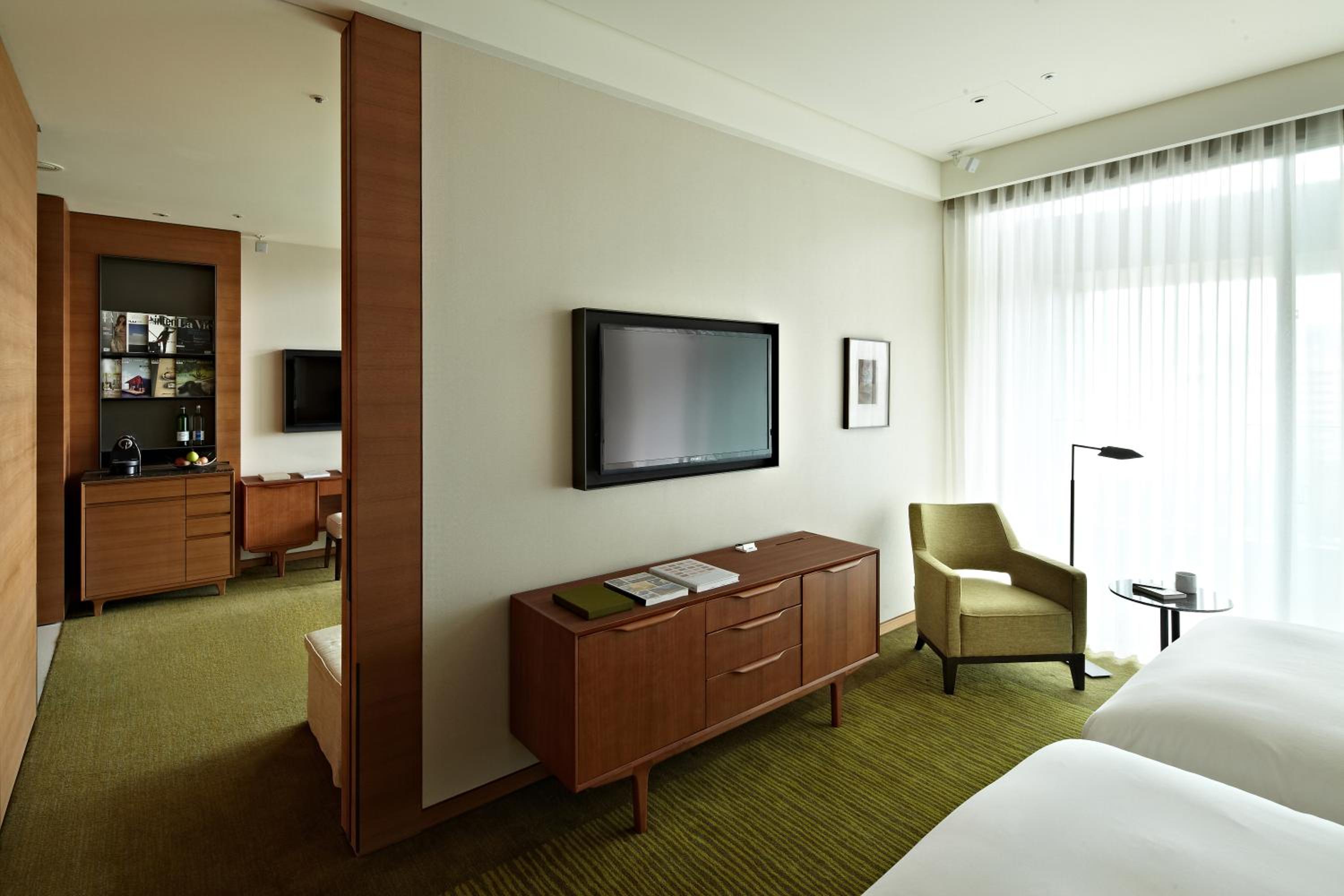 Executive King Suite with City View