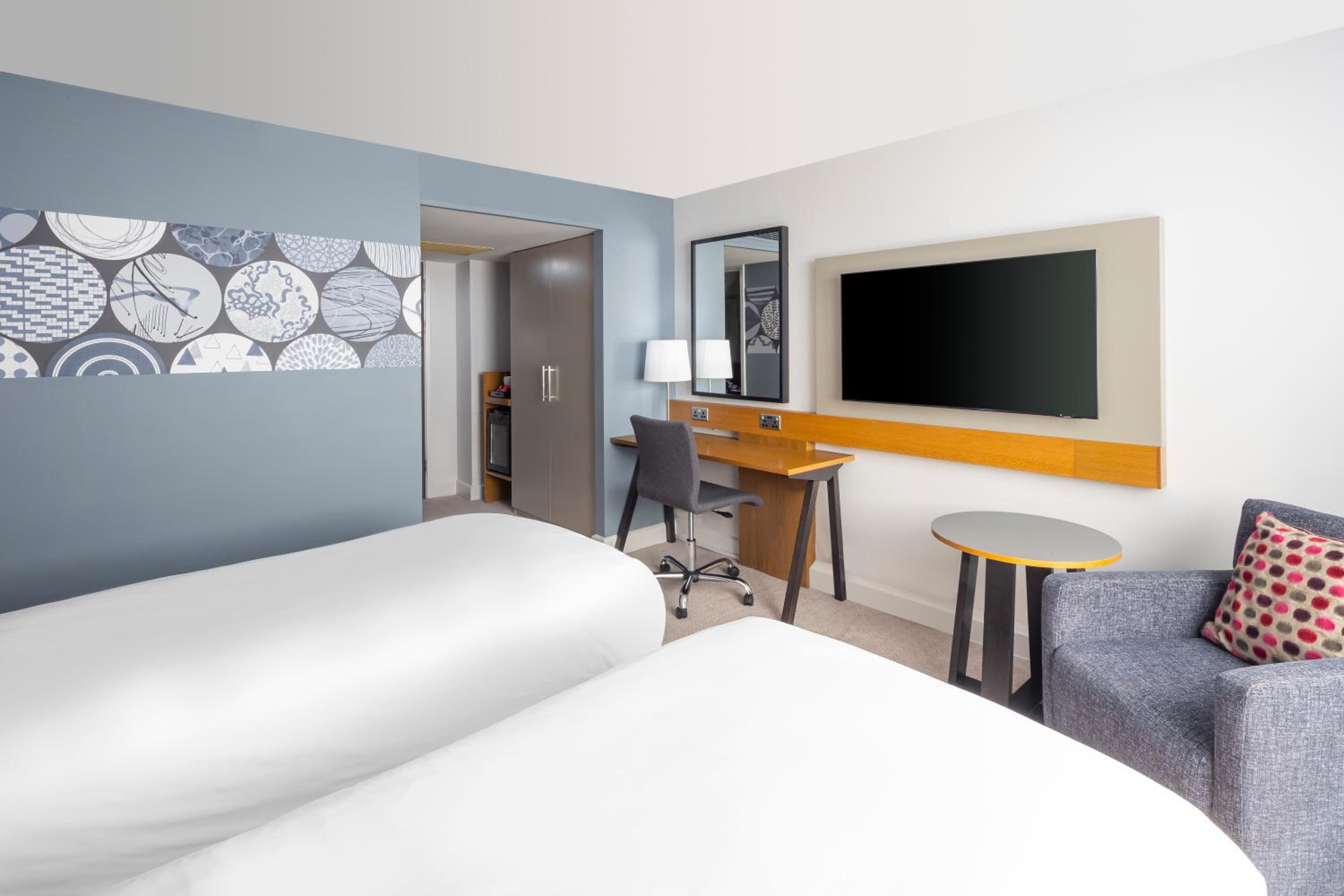 Premium Twin Room - Photo 9