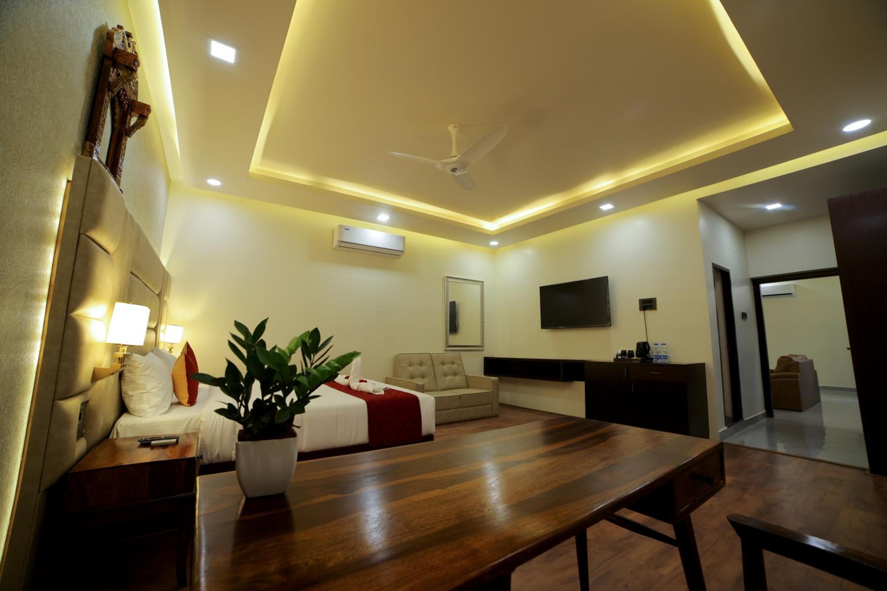 Suite with Garden View - Photo 1