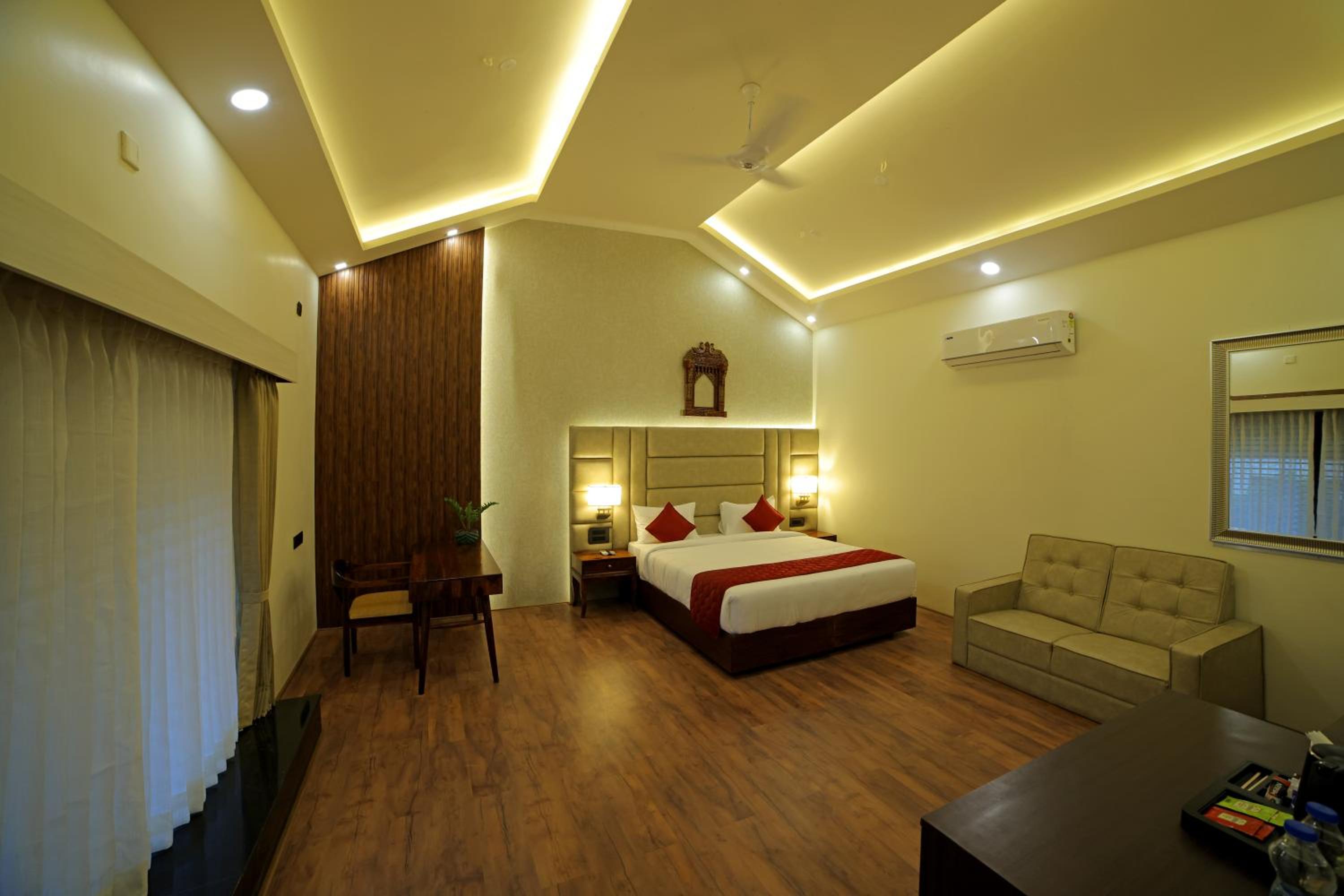 Suite with Garden View - Photo 13