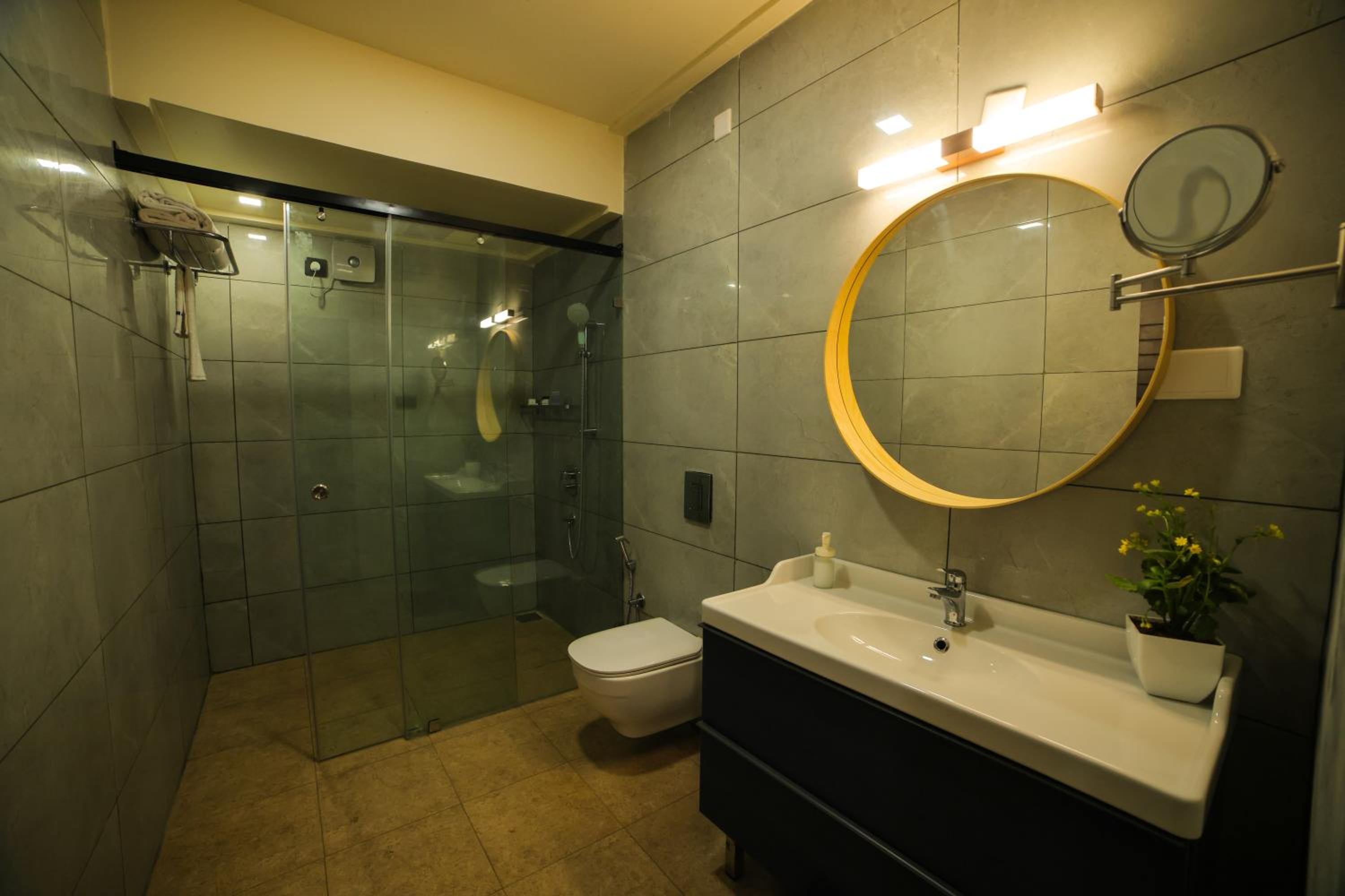 Suite with Garden View - Photo 26