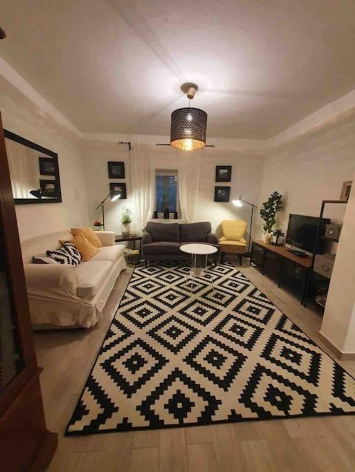 Four-Bedroom House photo 3