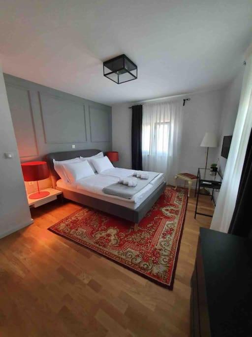 Four-Bedroom House photo 2