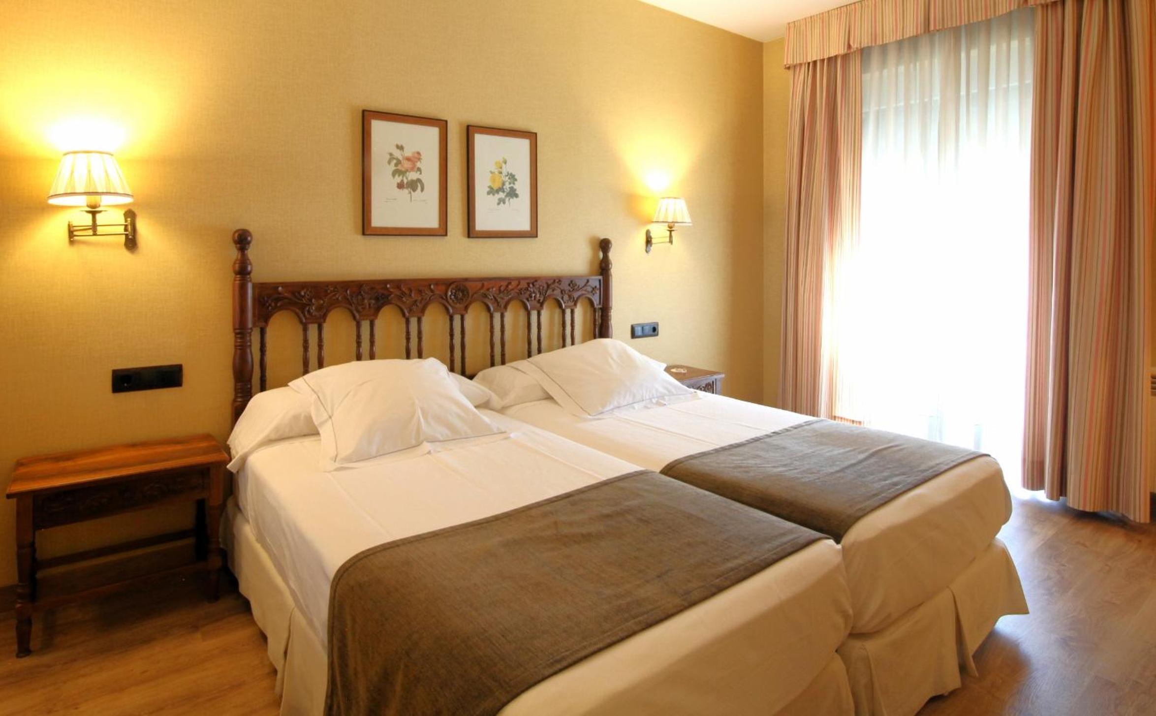 Double or Twin Room - Photo 1
