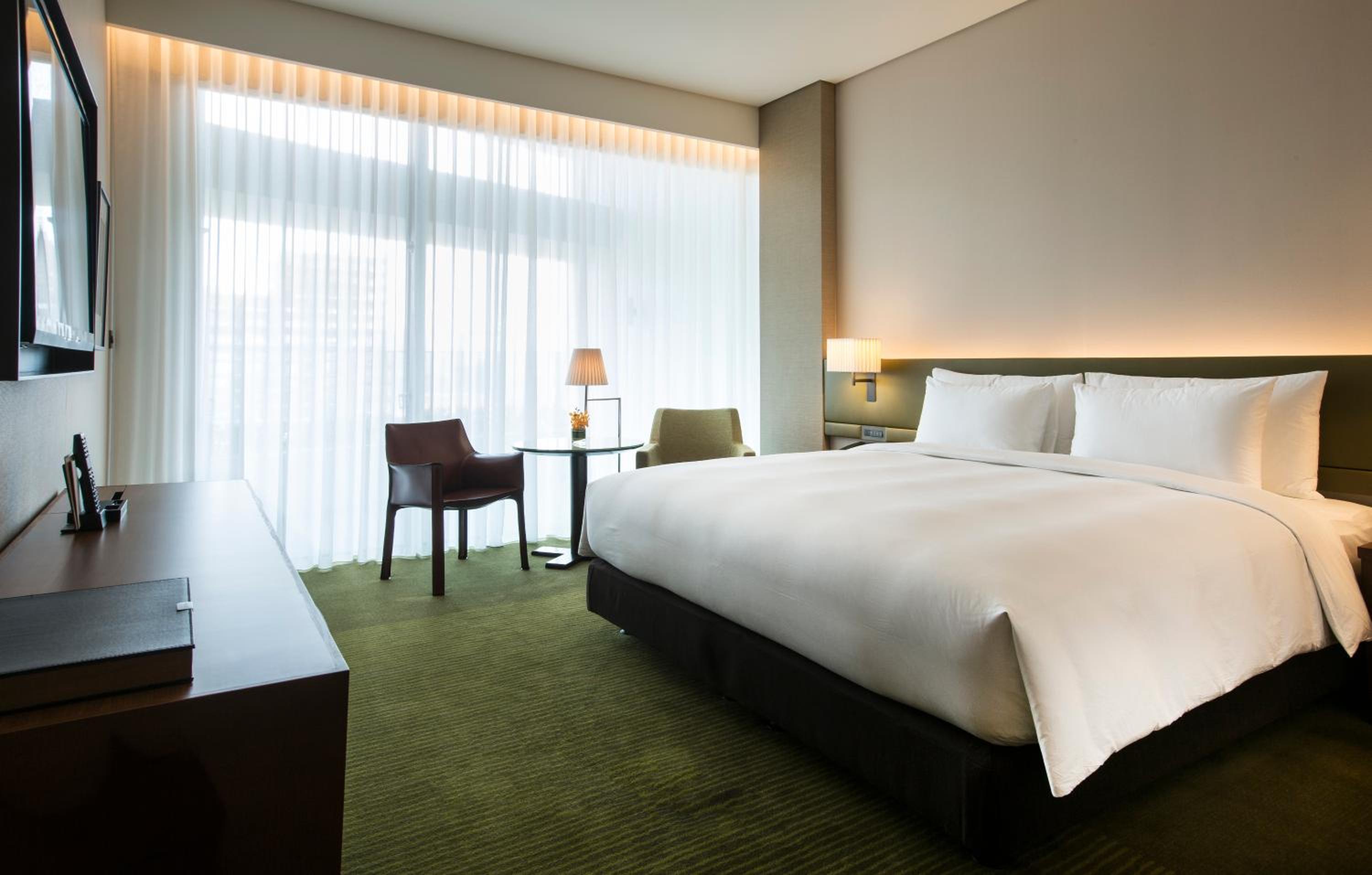Deluxe King Room