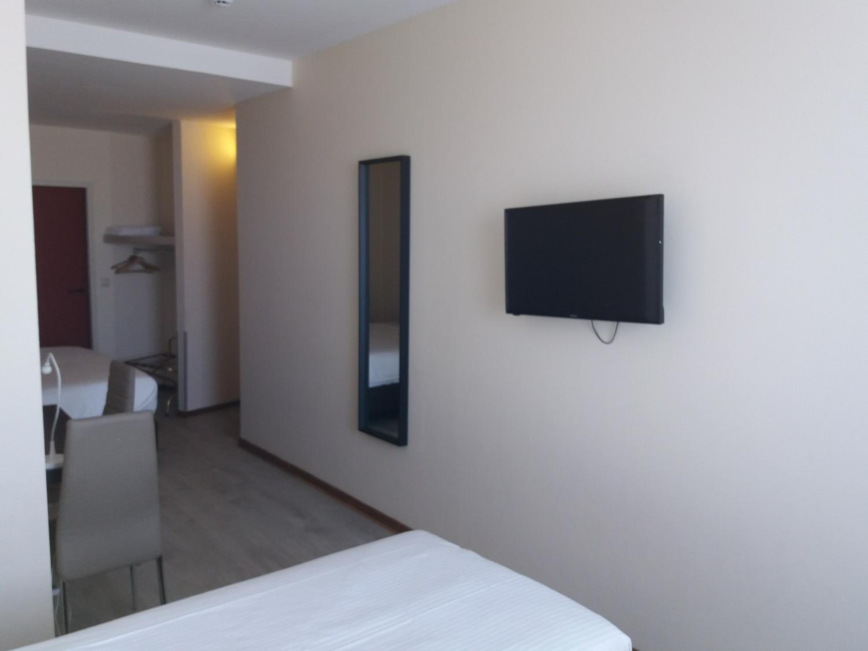 Quadruple Room - Photo 3