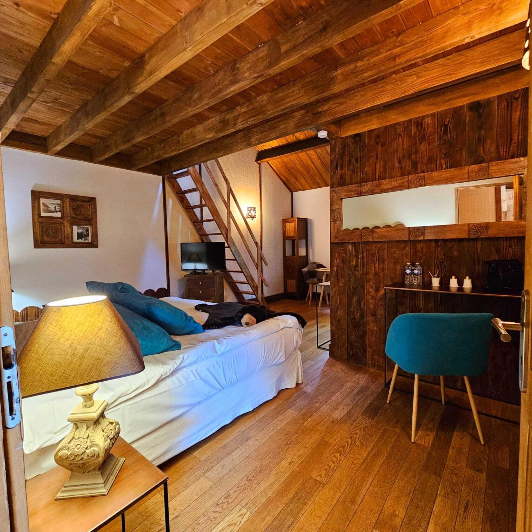 Melba Room - Photo 1