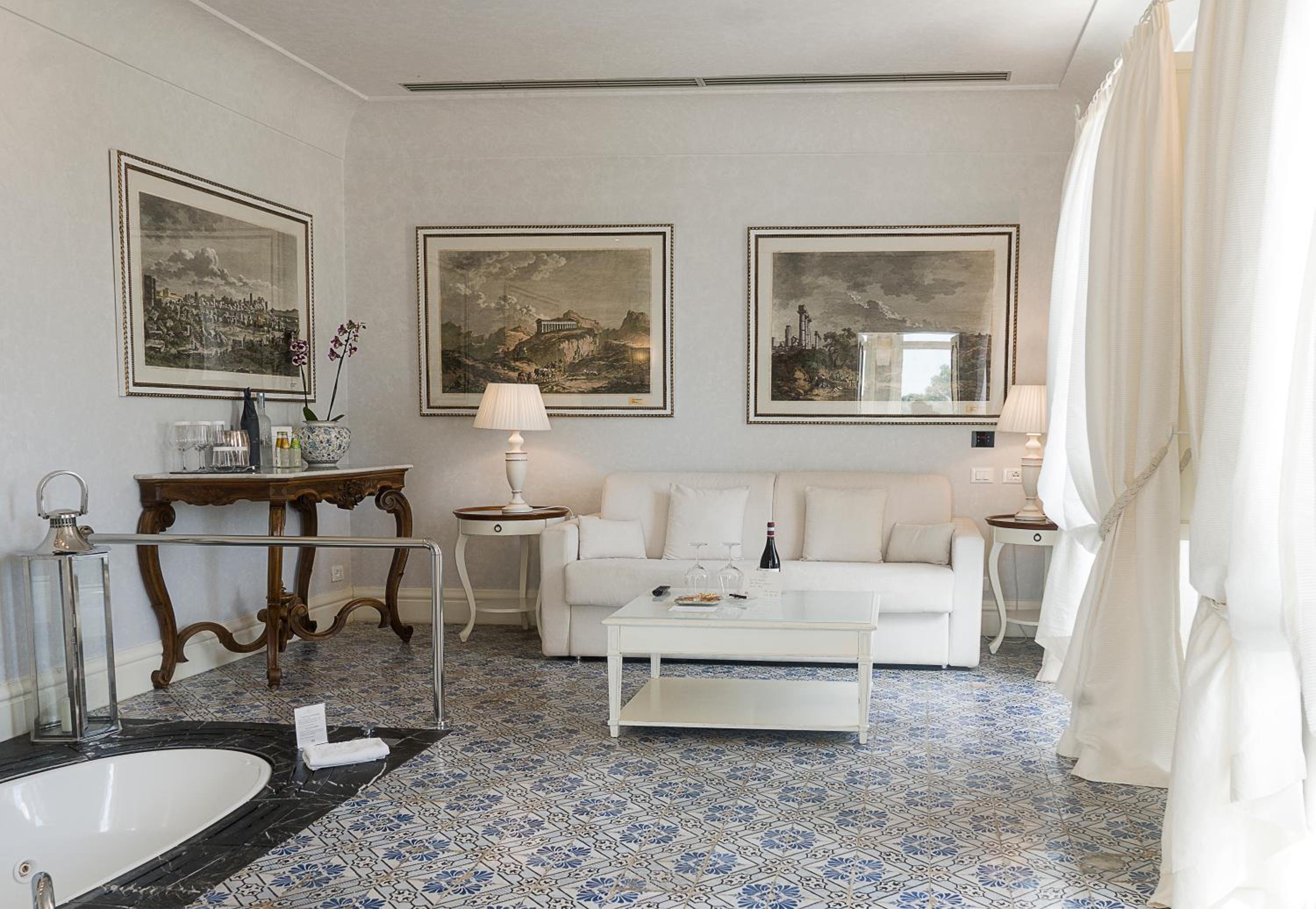  Villa Suite - Photo 3