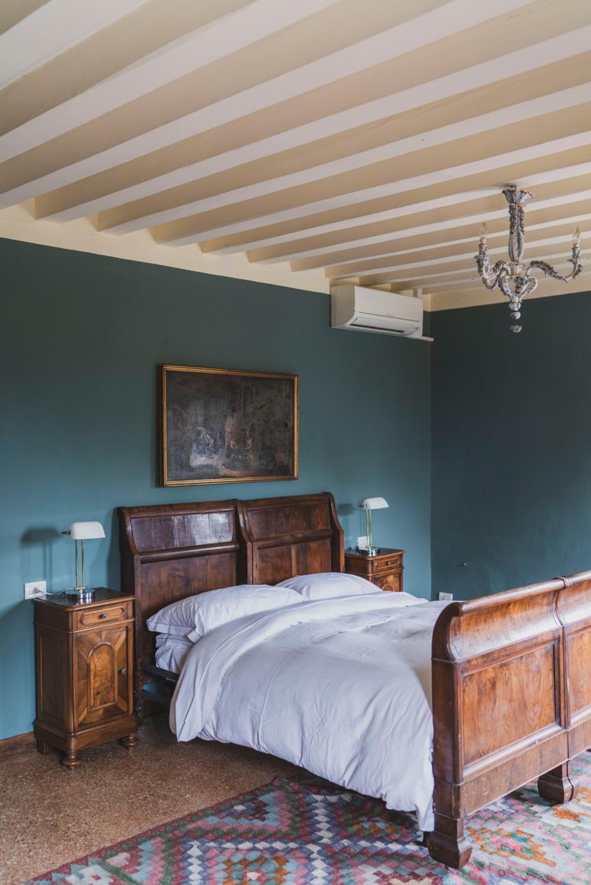 Large Double Room photo 2