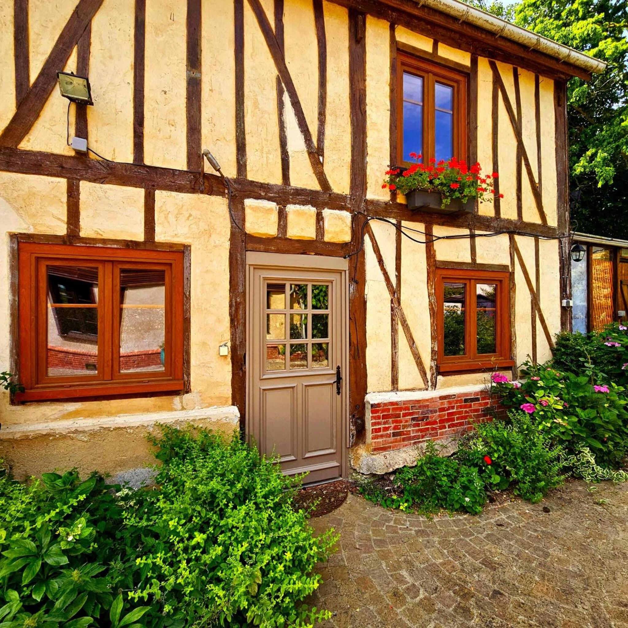 Cottage - Photo 2