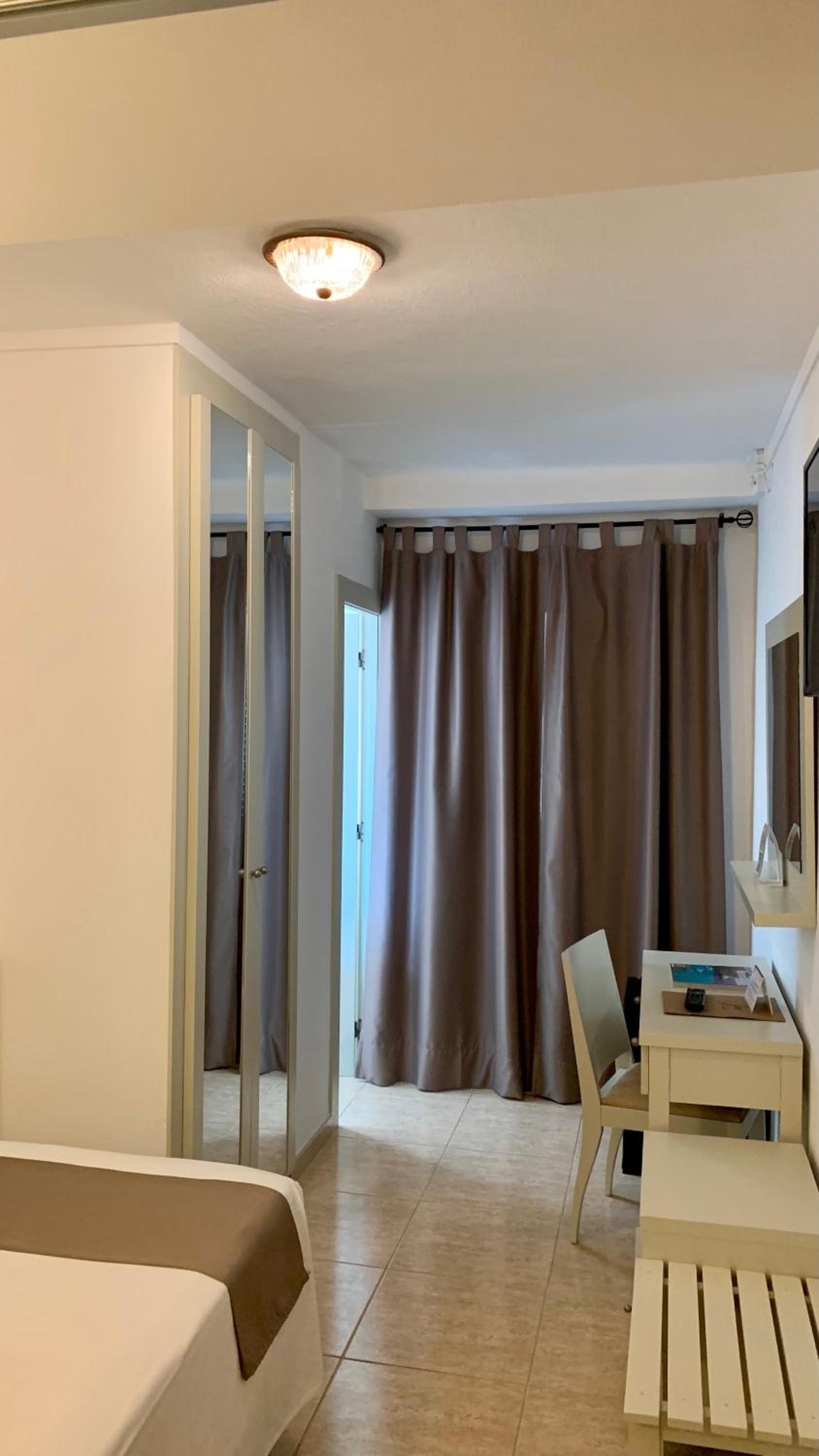 Single Room photo 2