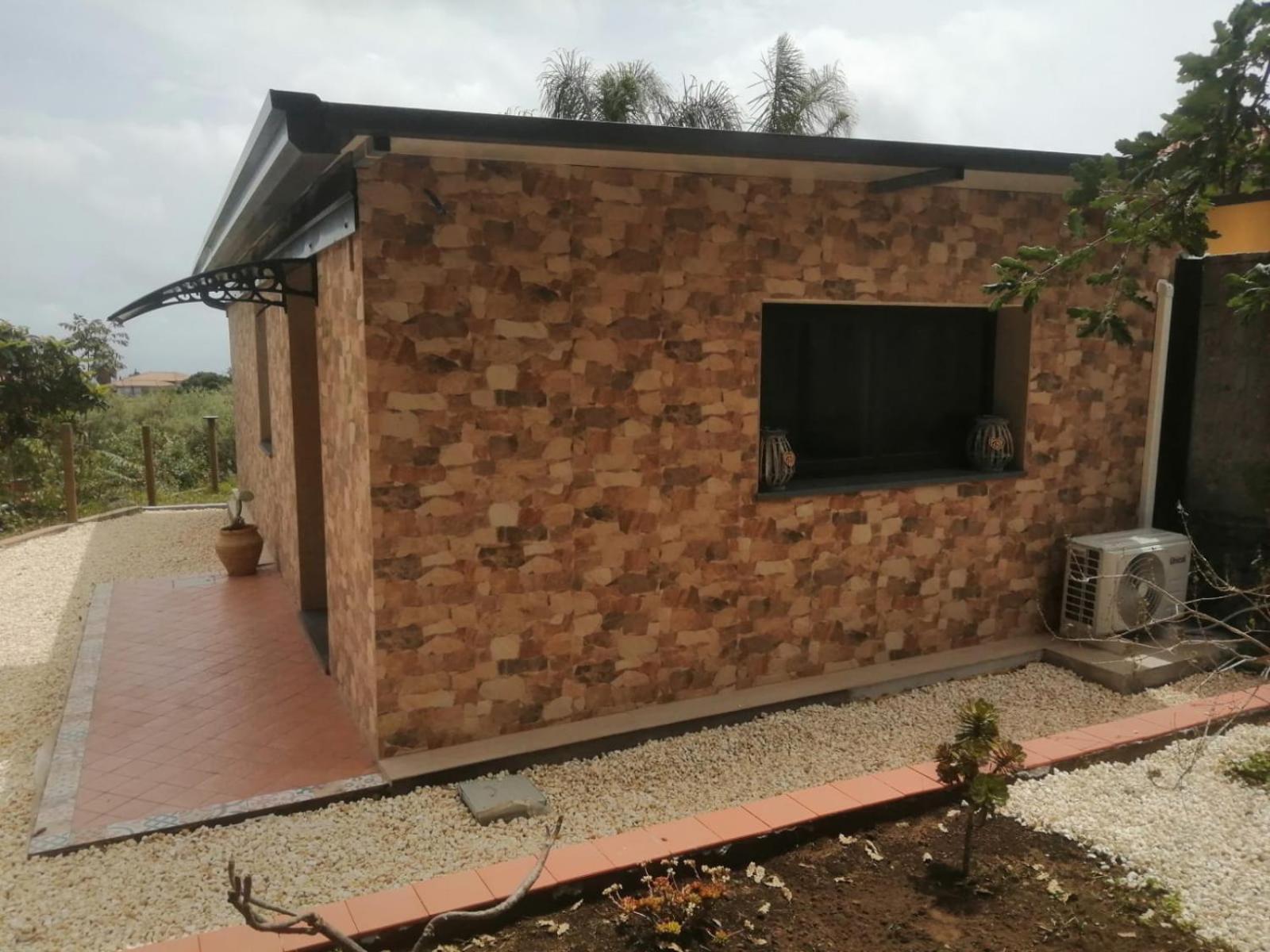 One-Bedroom House photo 2