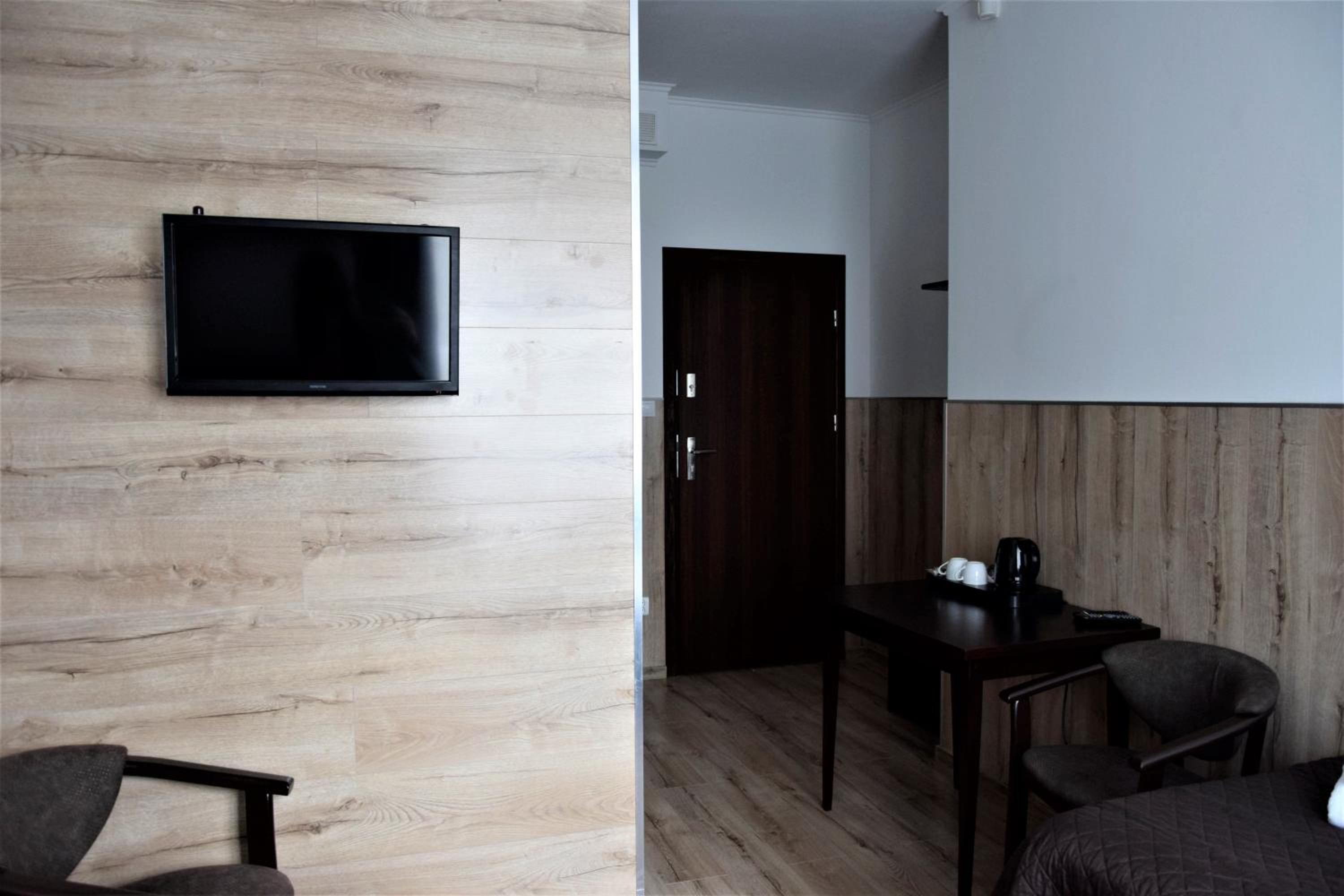 Twin Room - Photo 15