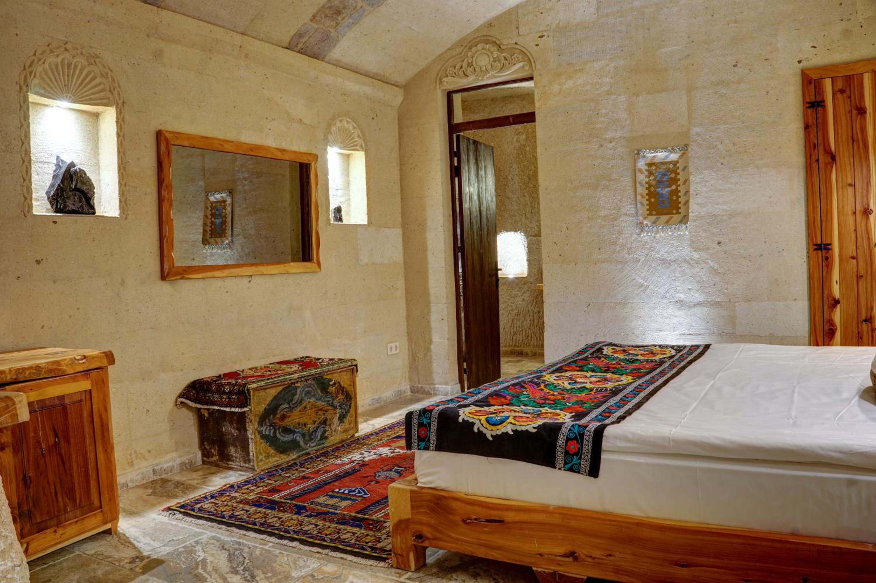 Superior Cave Suite  - Photo 4