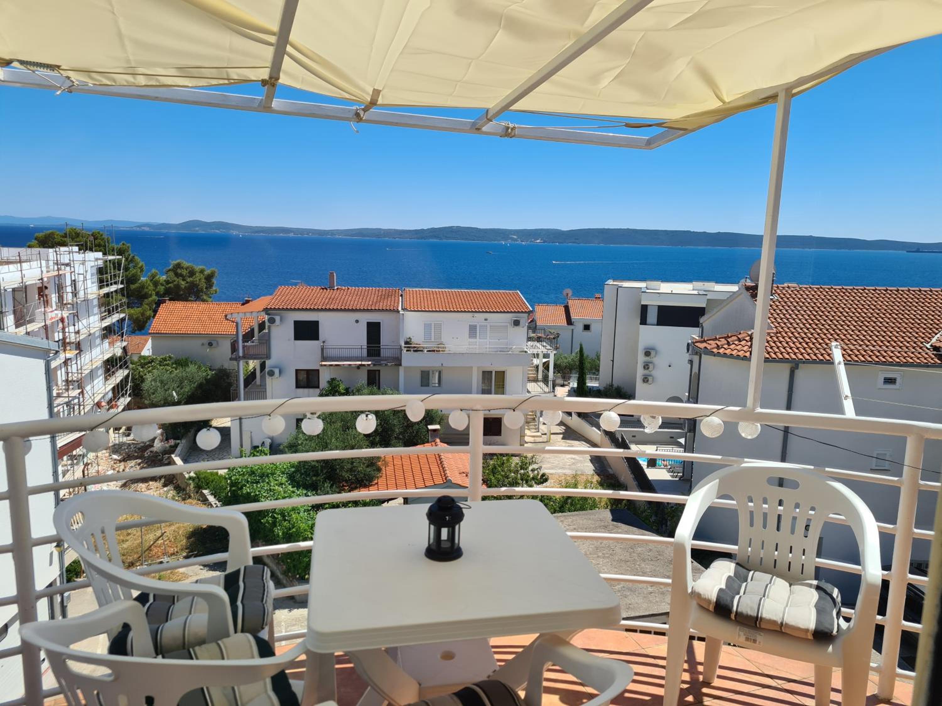 Apartment with Sea View - Photo 12