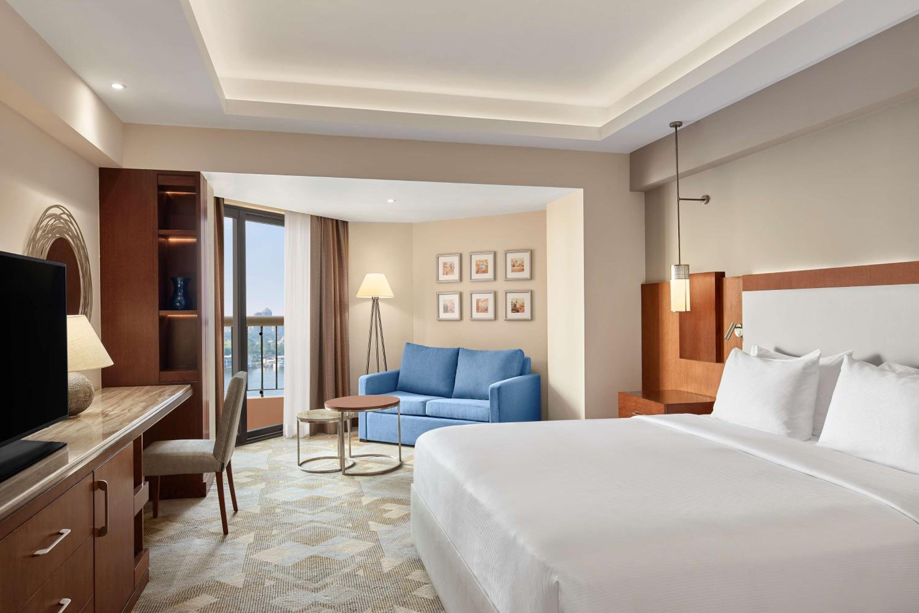 Deluxe King Room with Nile View