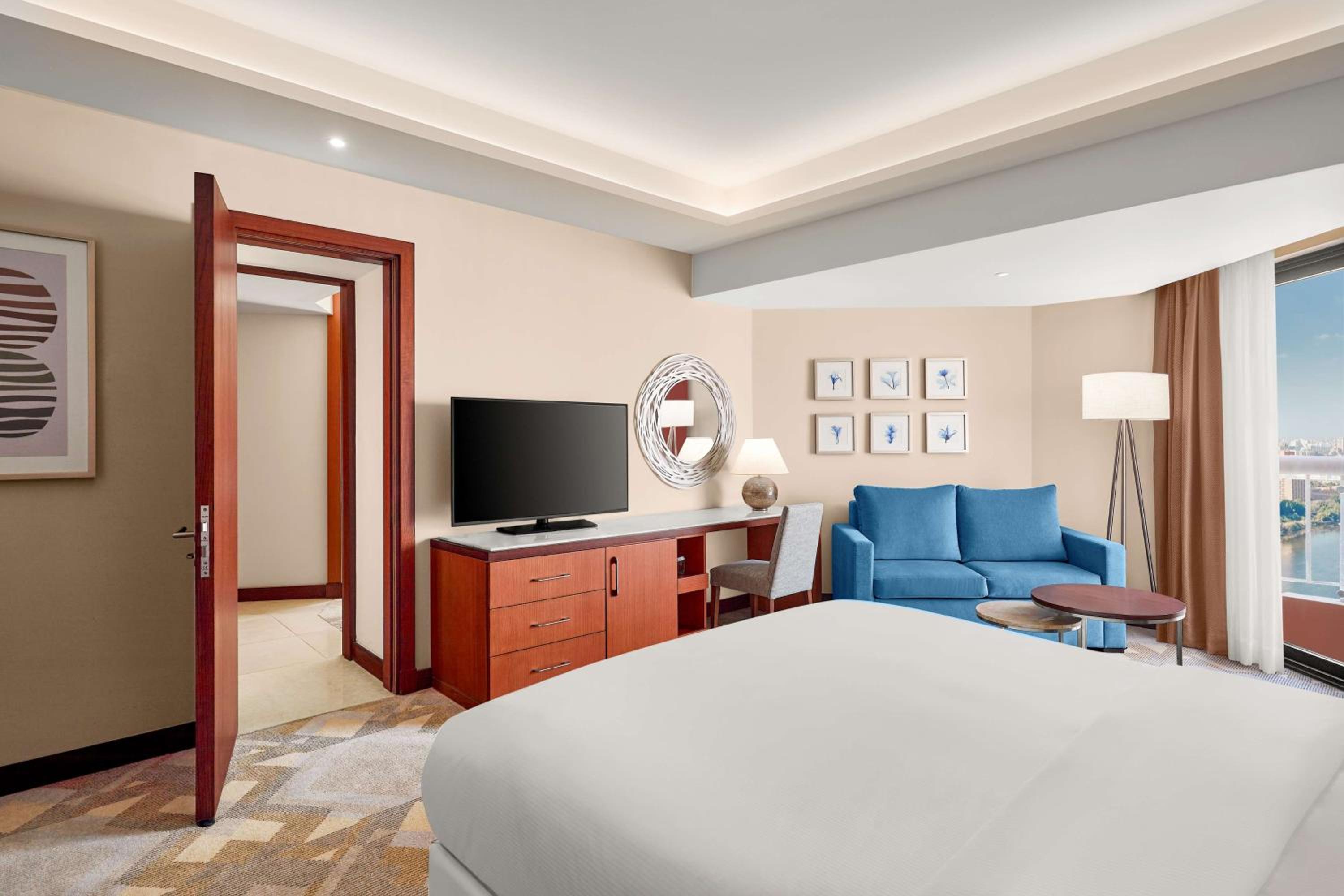 Connecting Family King Room with Nile View