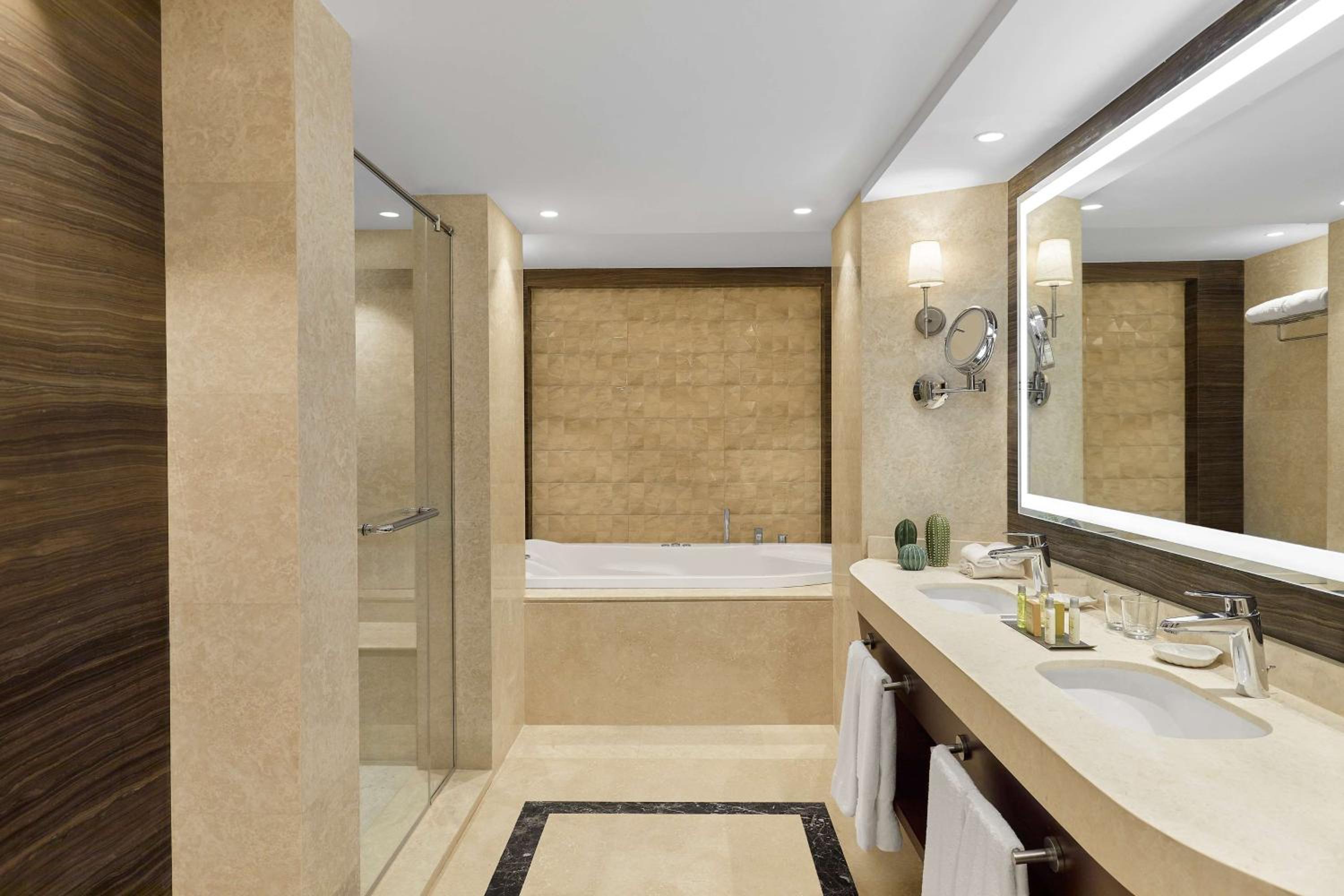 Panoramic Suite thumbnail 5