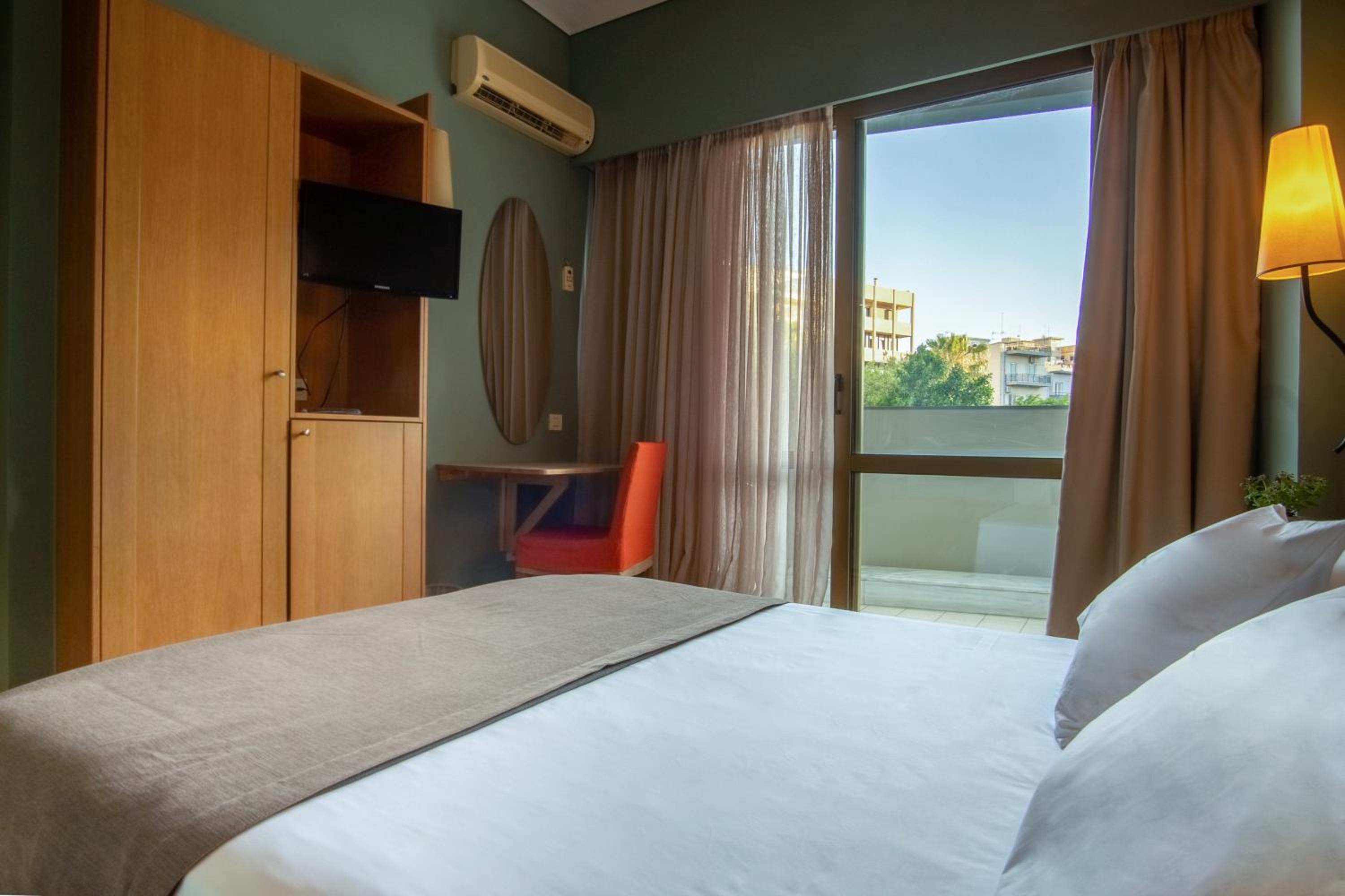 Double Room - Photo 3