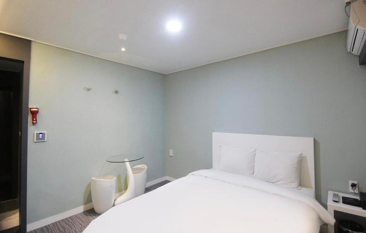 Deluxe Double Room with Bath photo 3
