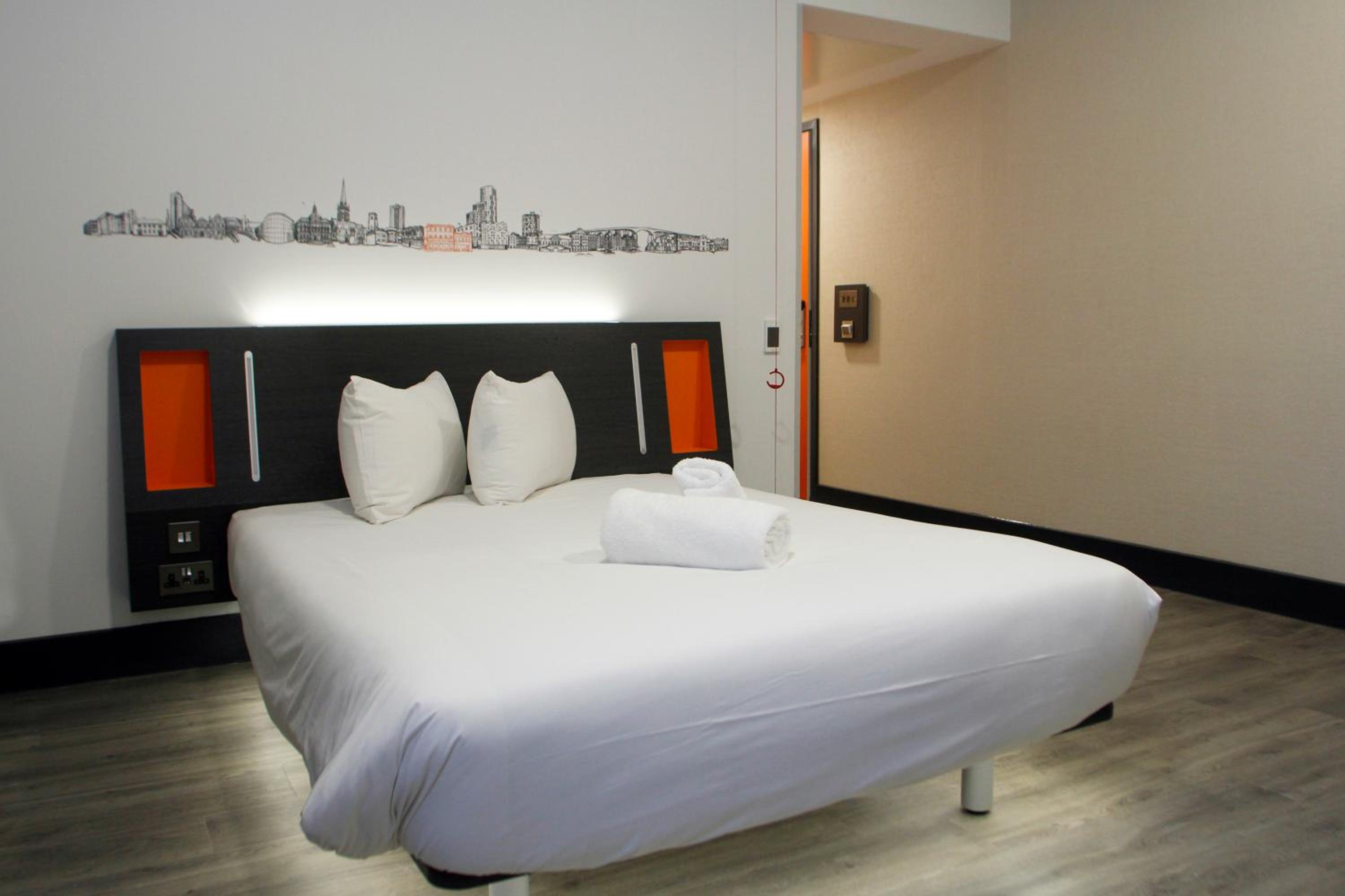 Double Room - Disability Access - Photo 1