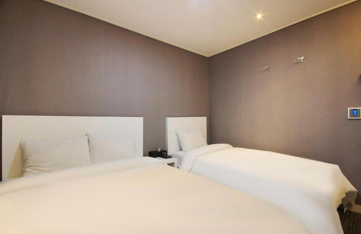 Standard Twin Room photo 2