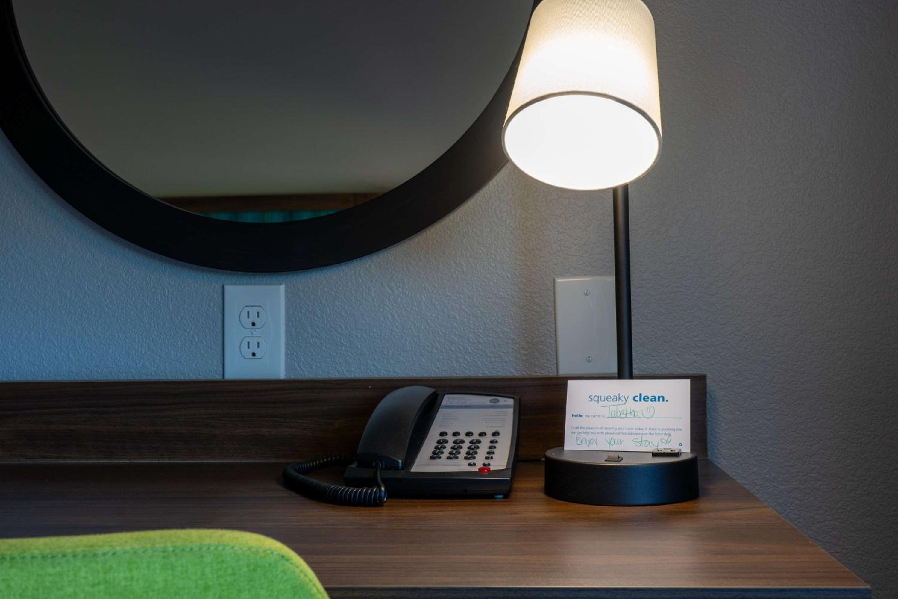 King Room - Mobility Access/Non-Smoking photo 2