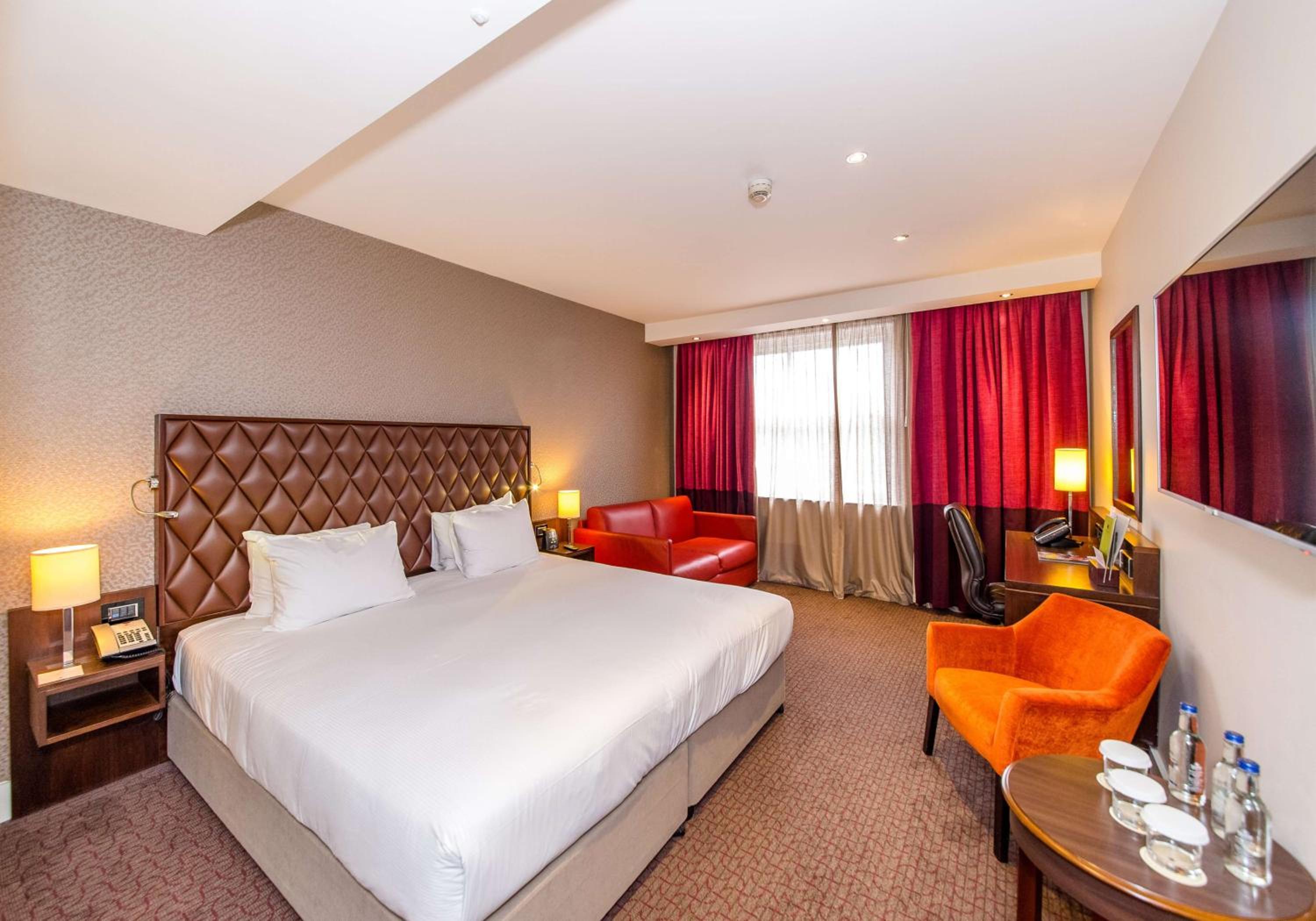 Deluxe King Room