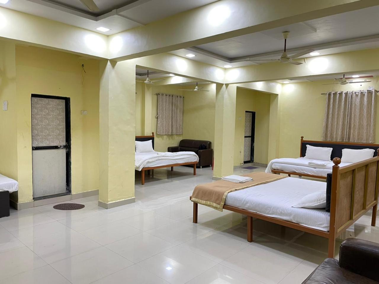 4-Bed Mixed Dormitory Room photo 3