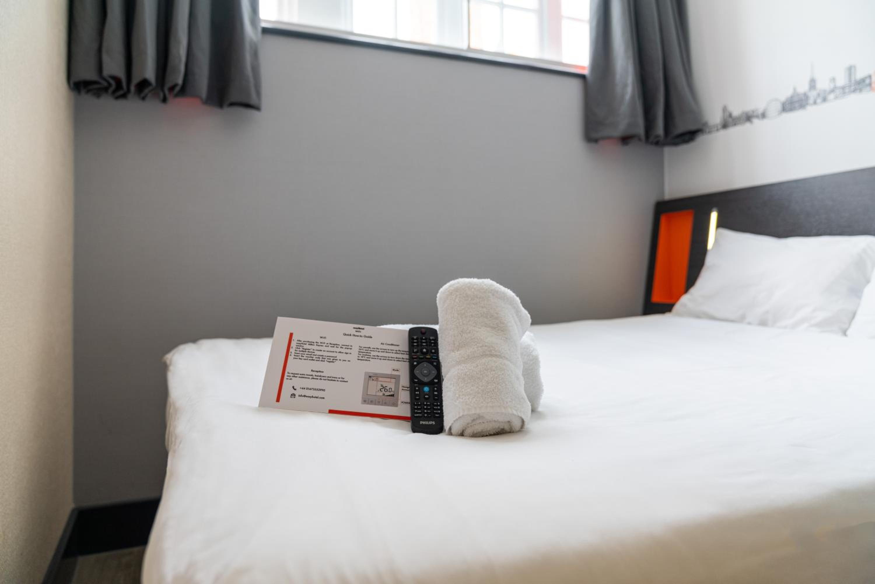Double Room with Window - Photo 3