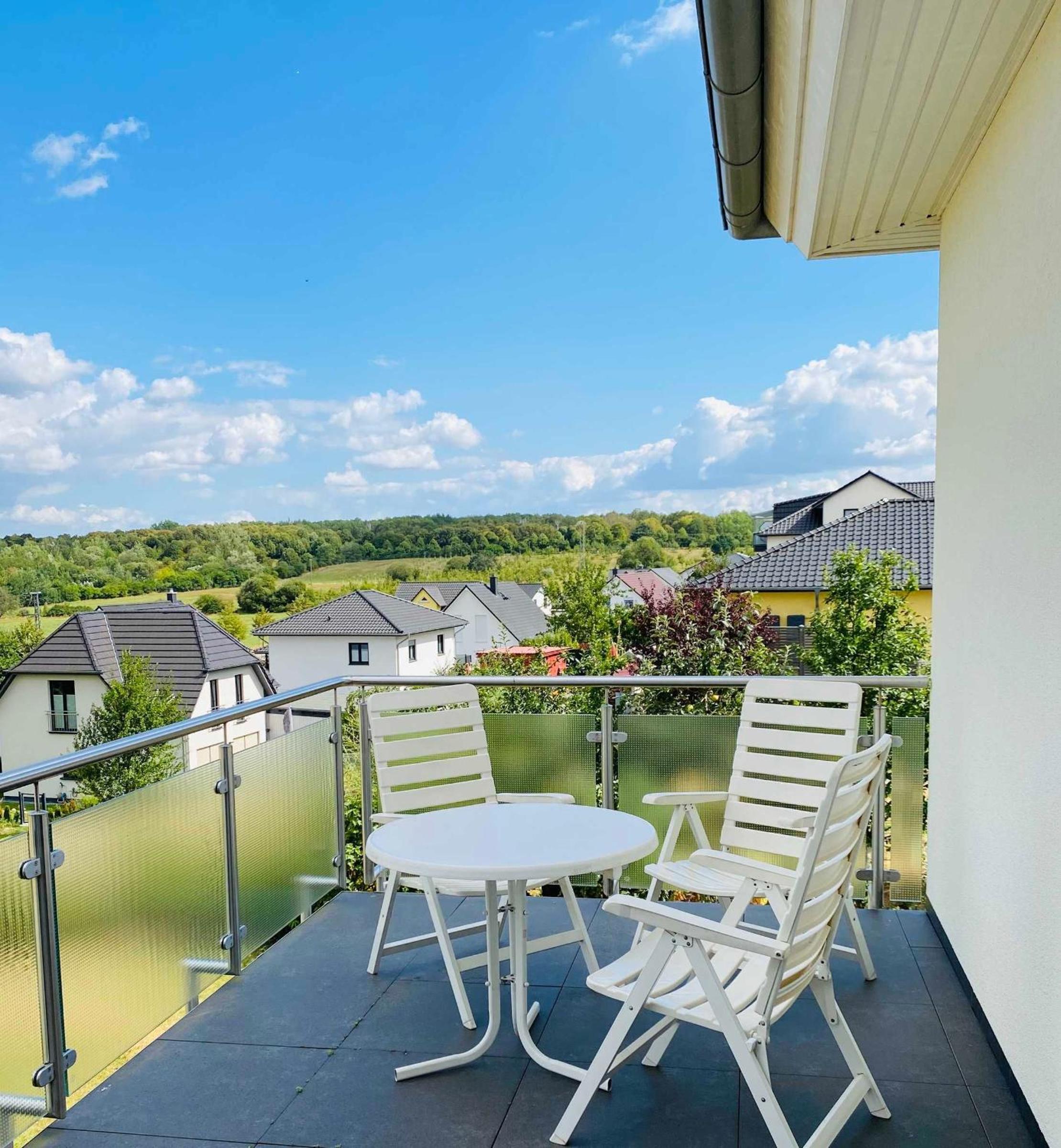 One-Bedroom Apartment with Balcony and Terrace photo 3